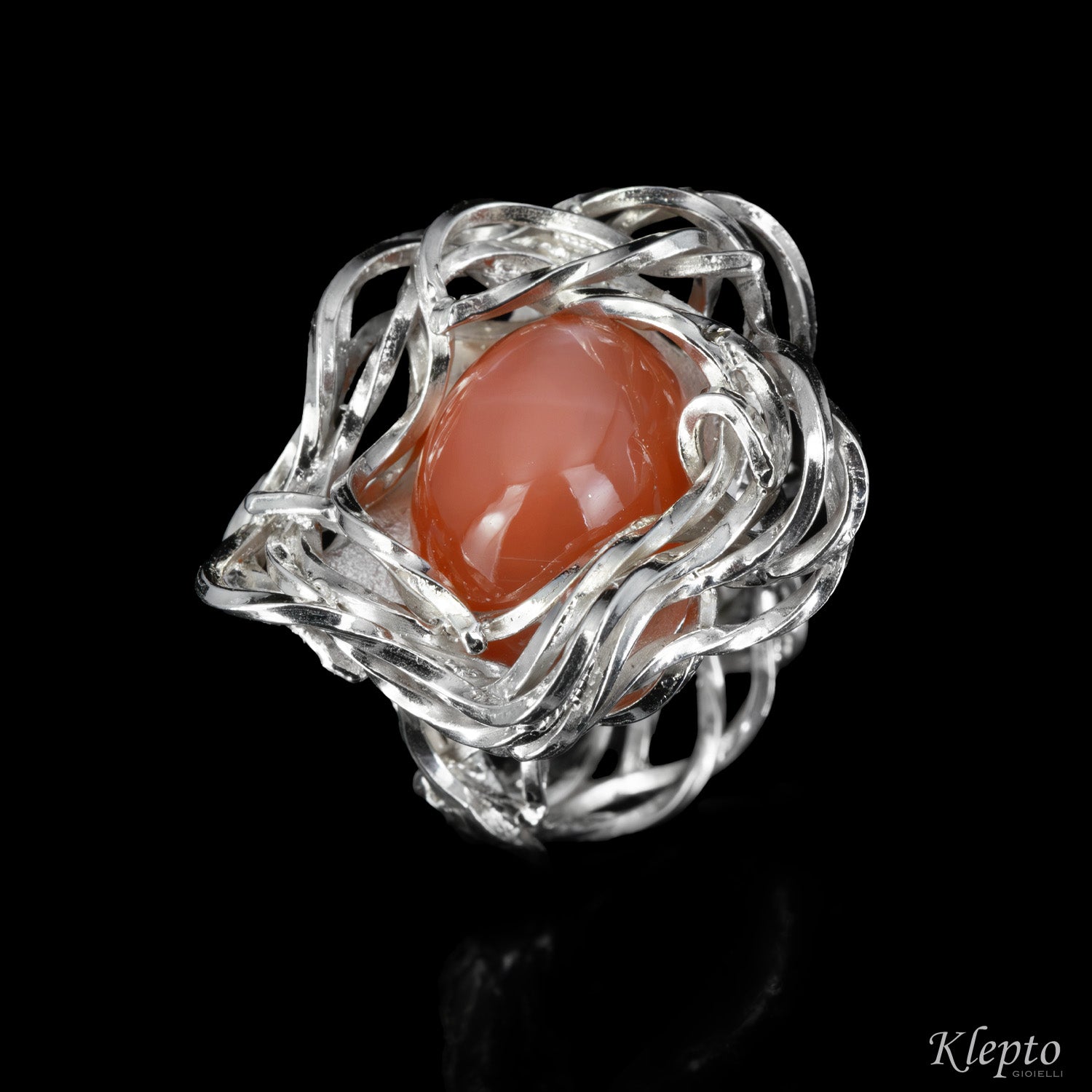 Anello in Argento Silnova® a filo intrecciato con Pietra di luna
