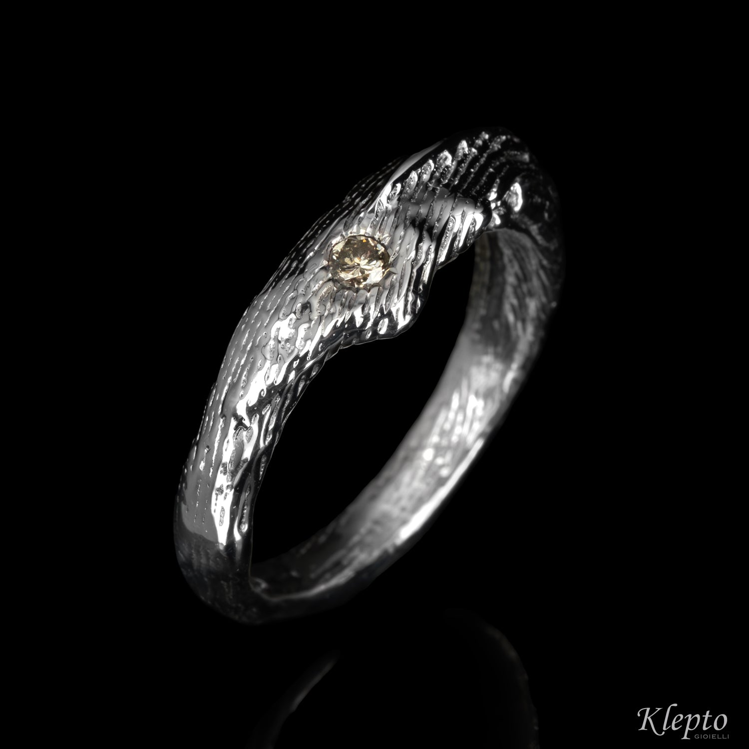 Anello in Argento Silnova® con Diamante brown