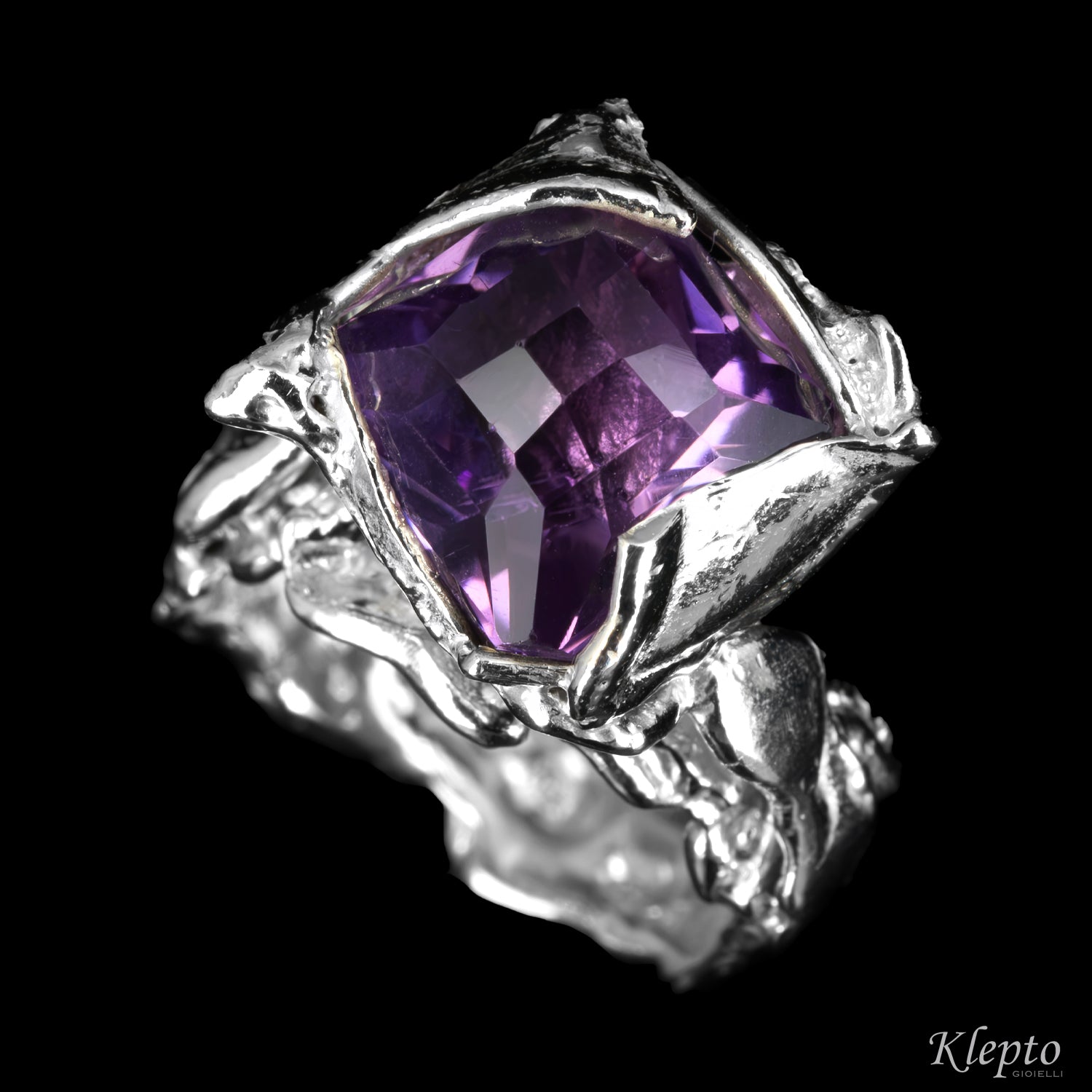 Anello in Argento Silnova® con Ametista