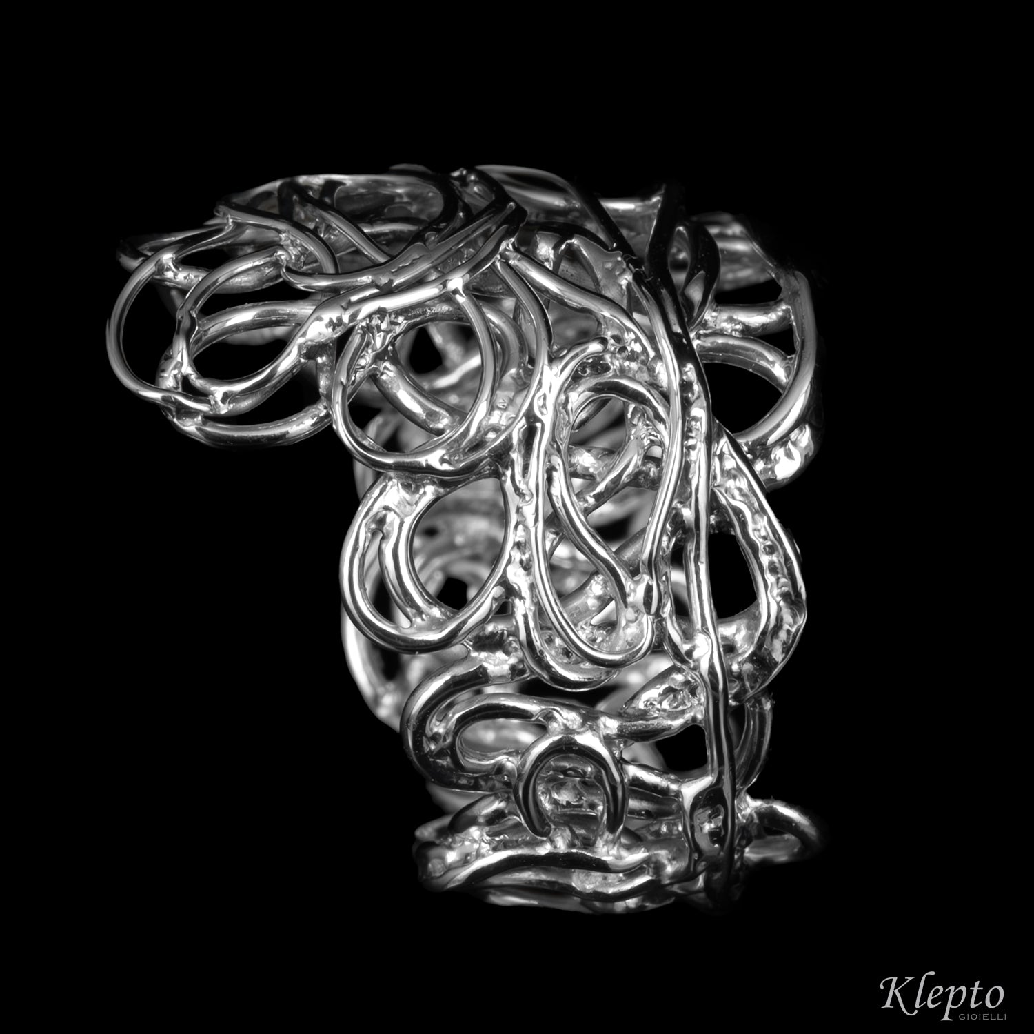 Anello in Argento Silnova® a filo intrecciato