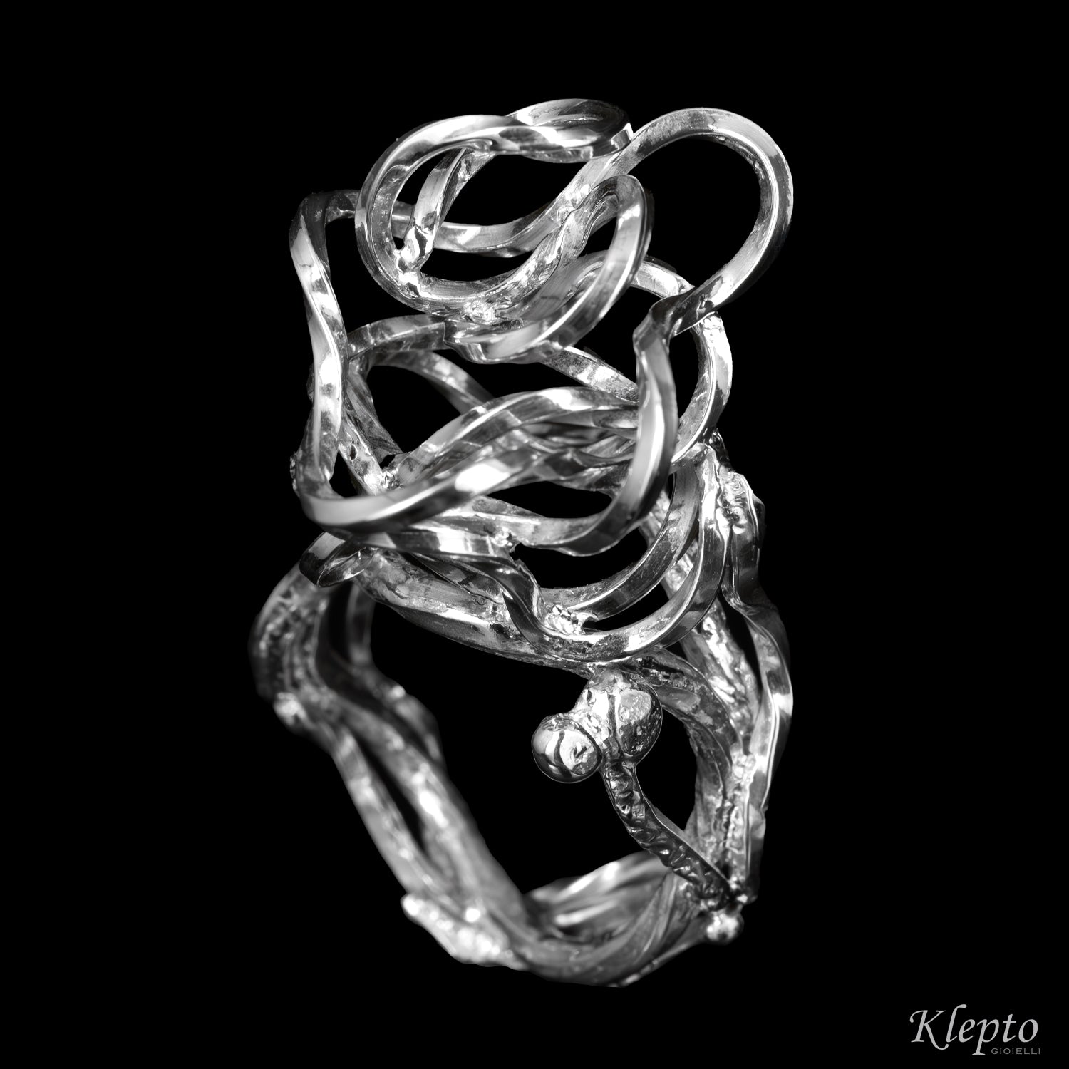 Anello in Argento Silnova® a filo intrecciato