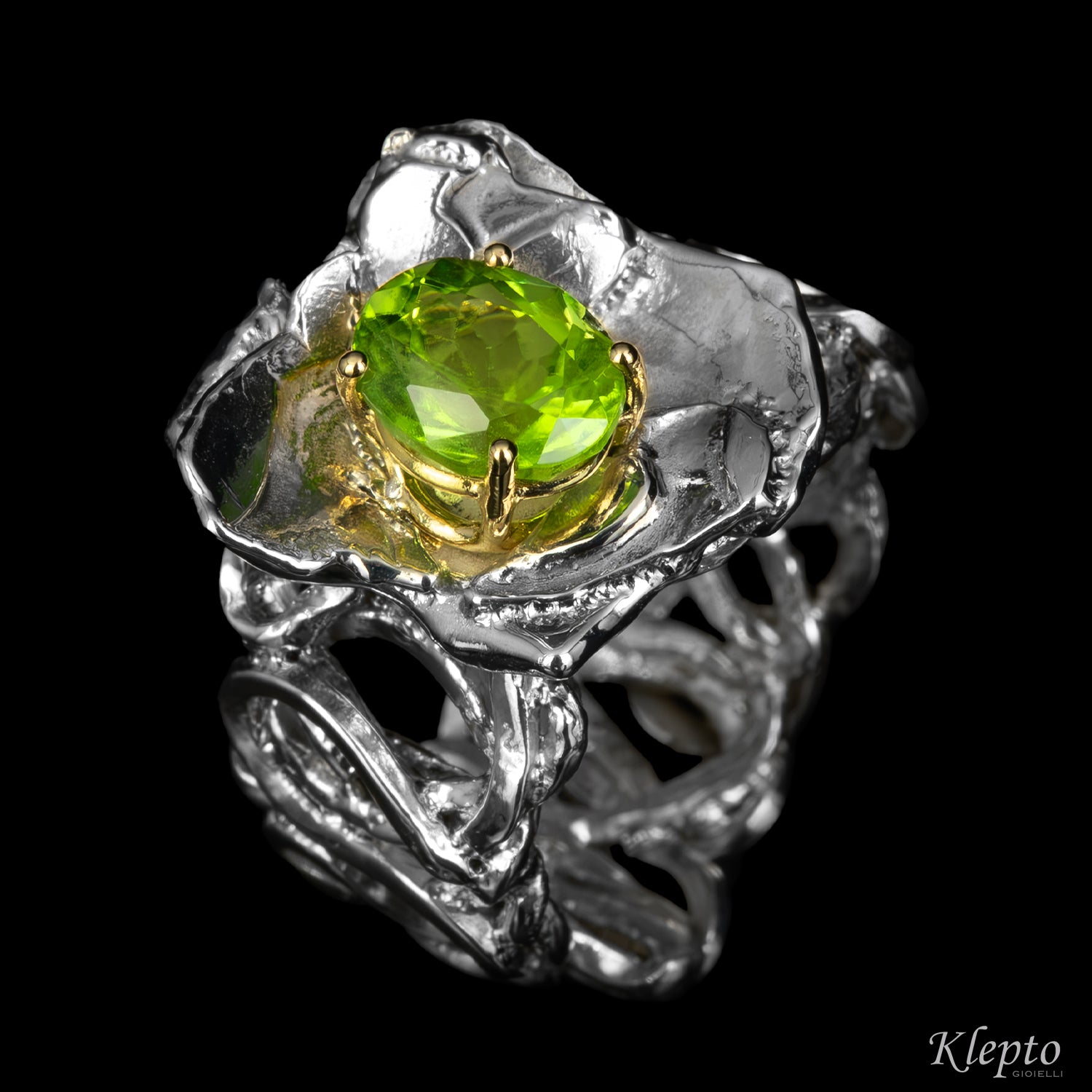 Anello in Argento Silnova® con Peridoto e dettagli in oro giallo