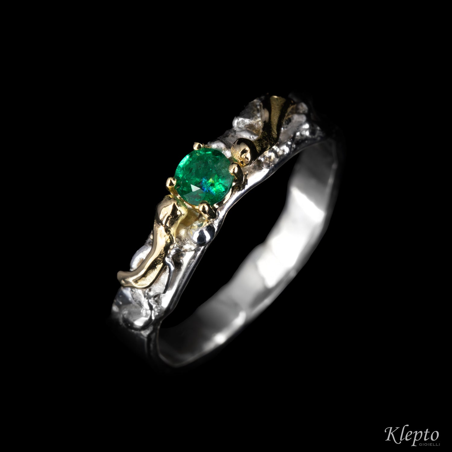 Anello in Argento Silnova® e oro giallo con Smeraldo