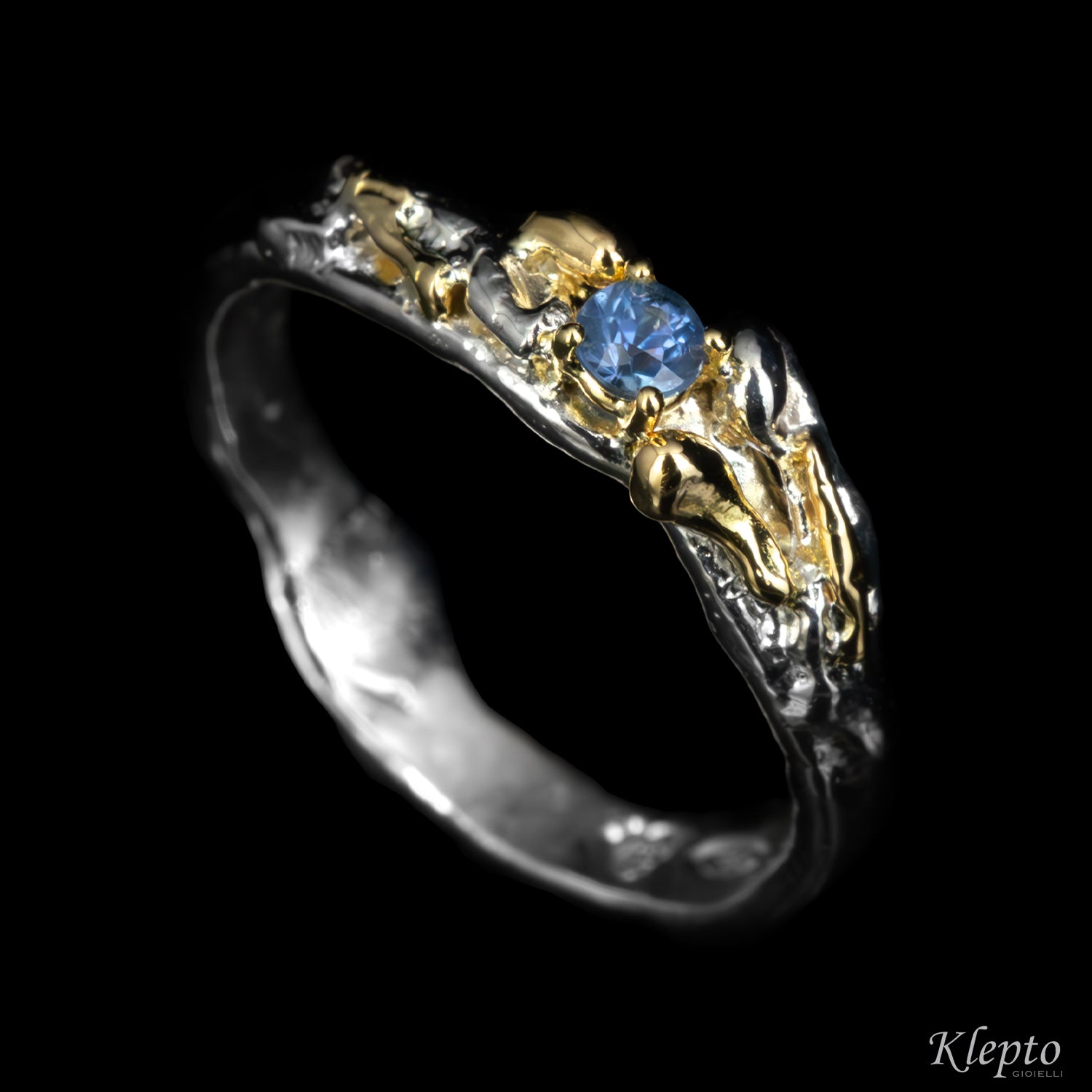 Anello in Argento Silnova® con dettagli in oro giallo e pietre preziose