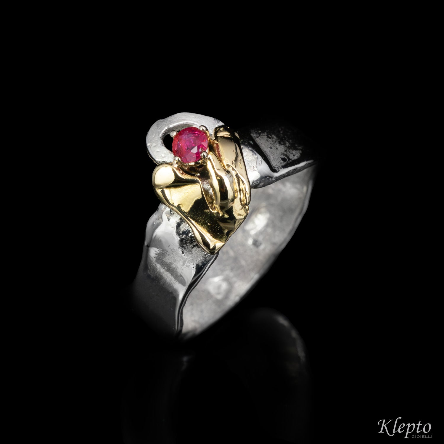 Anello in Argento Silnova® e oro giallo con Rubino