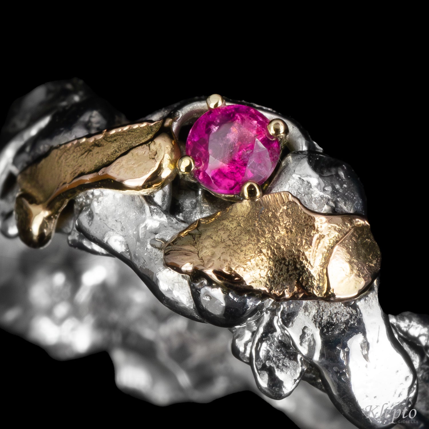 Anello in Argento Silnova® e oro giallo con Tormalina rosa