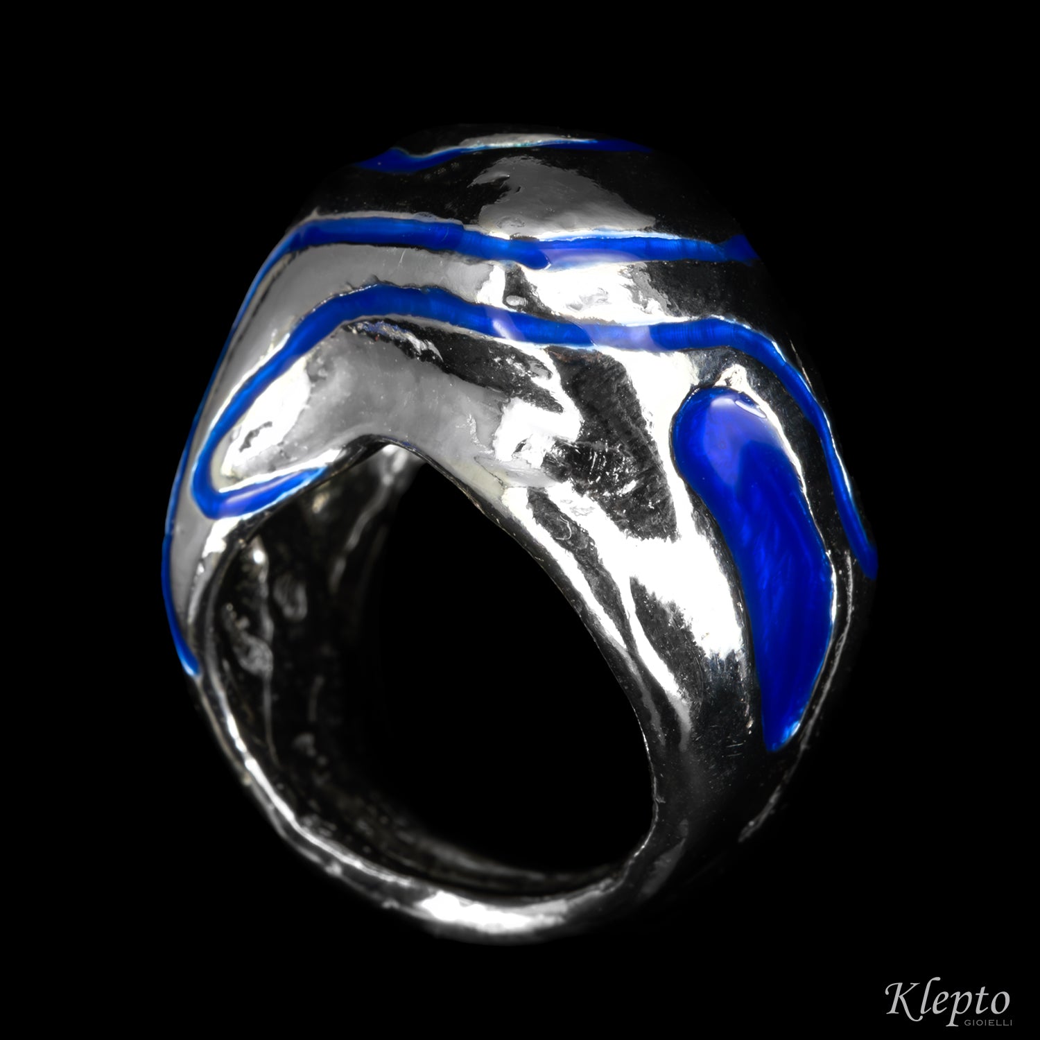 Anello in Argento Silnova® e con dettagli smaltati