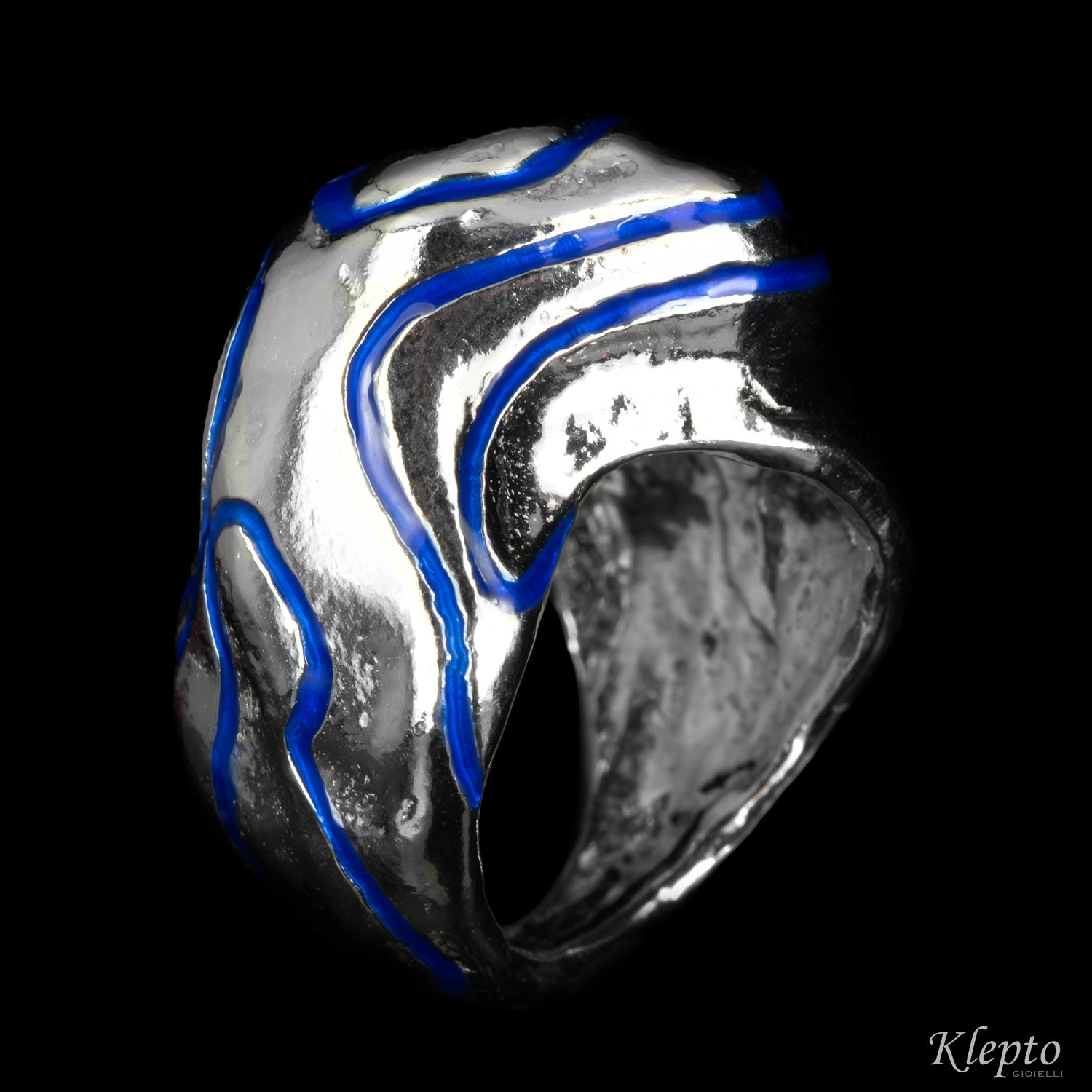 Anello in Argento Silnova® e con dettagli smaltati