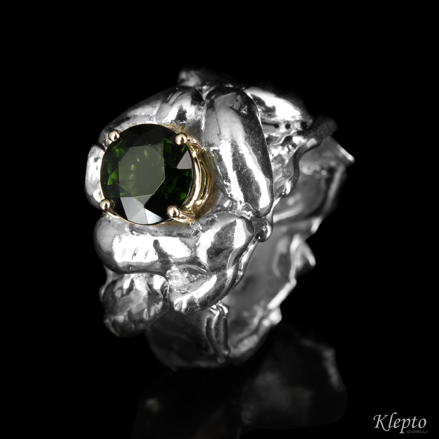 Anello in Argento Silnova® con Tormalina verde e dettagli in oro bianco natuarale