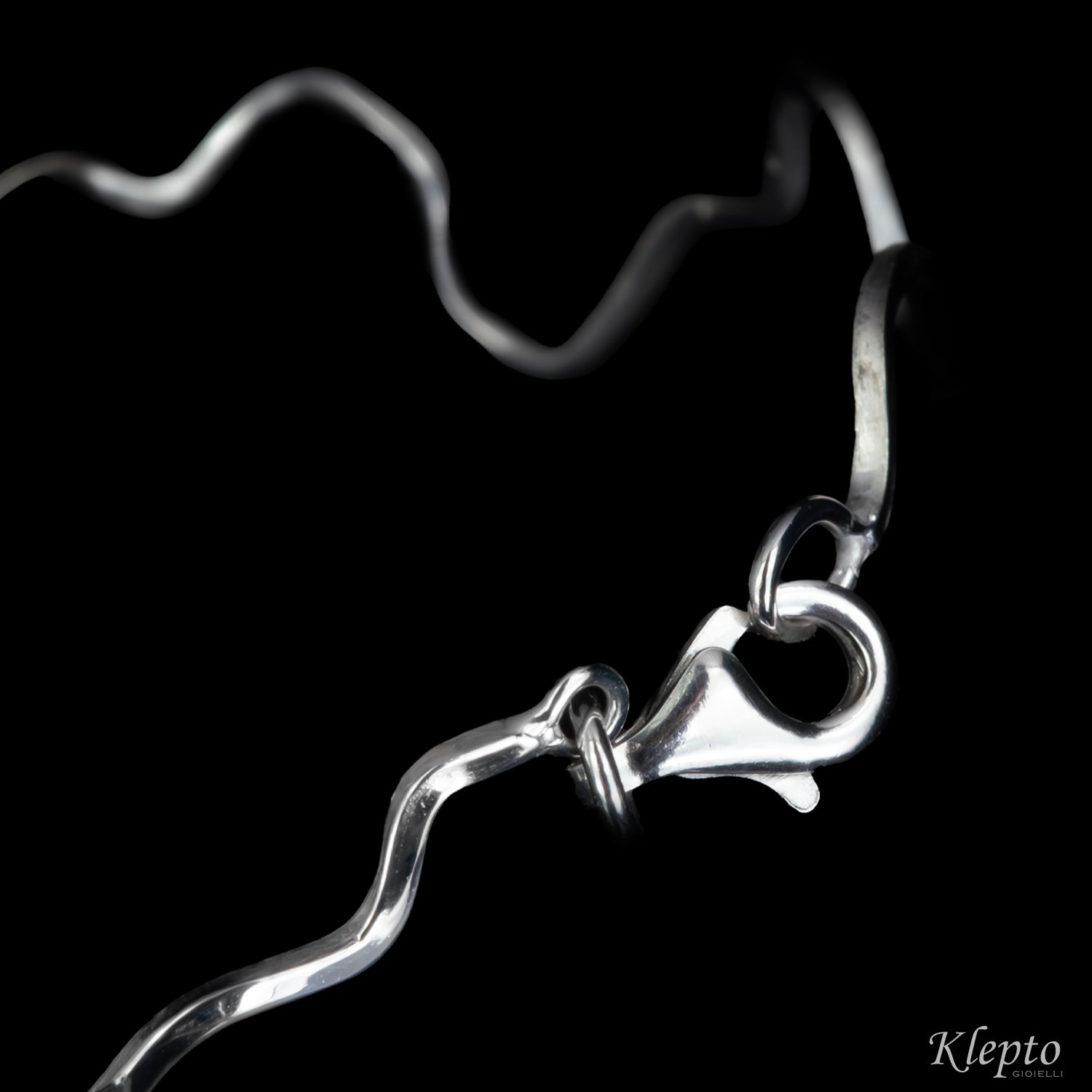 Bracciale in oro bianco rigido