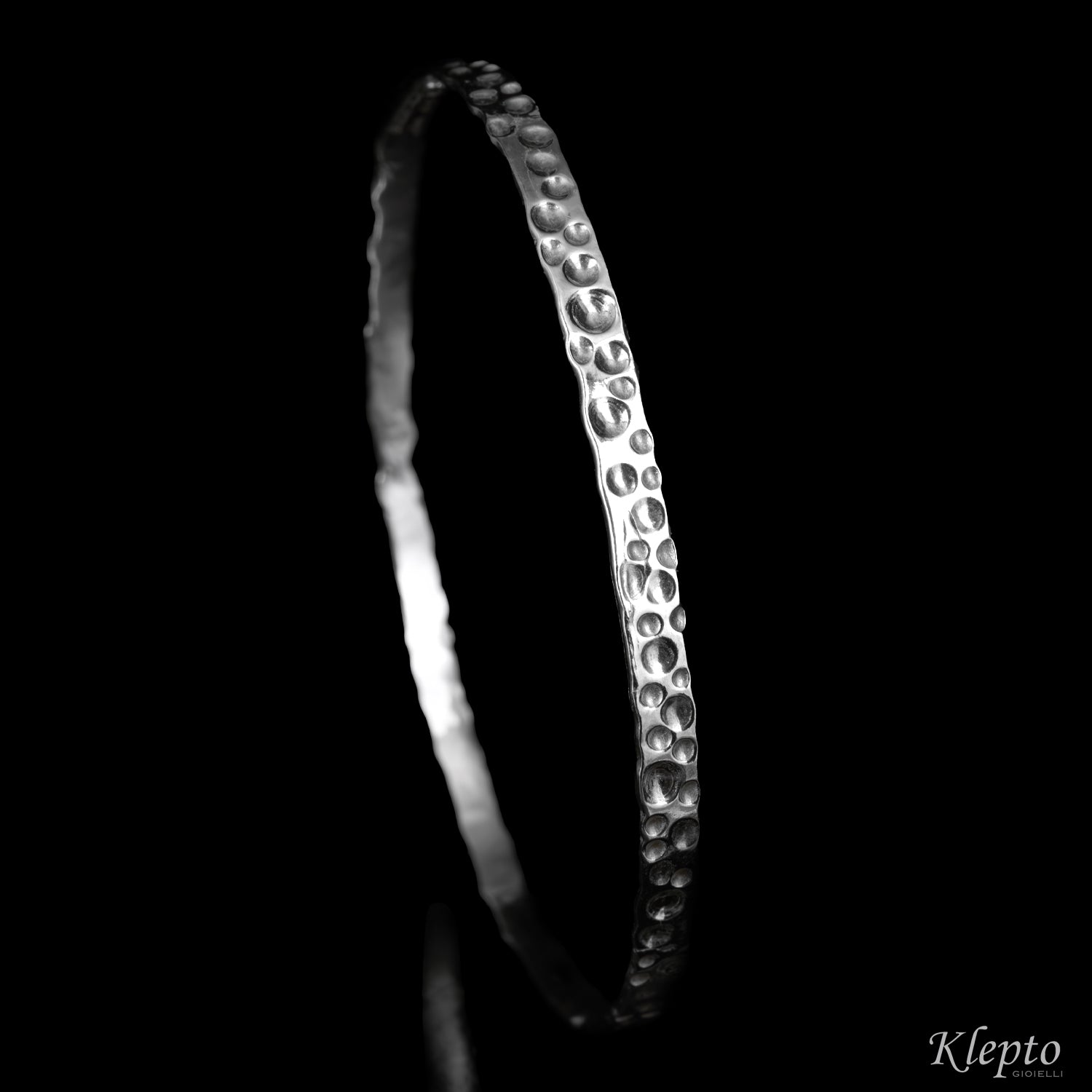Bracciale in Argento Silnova® rigido martellato piccolo