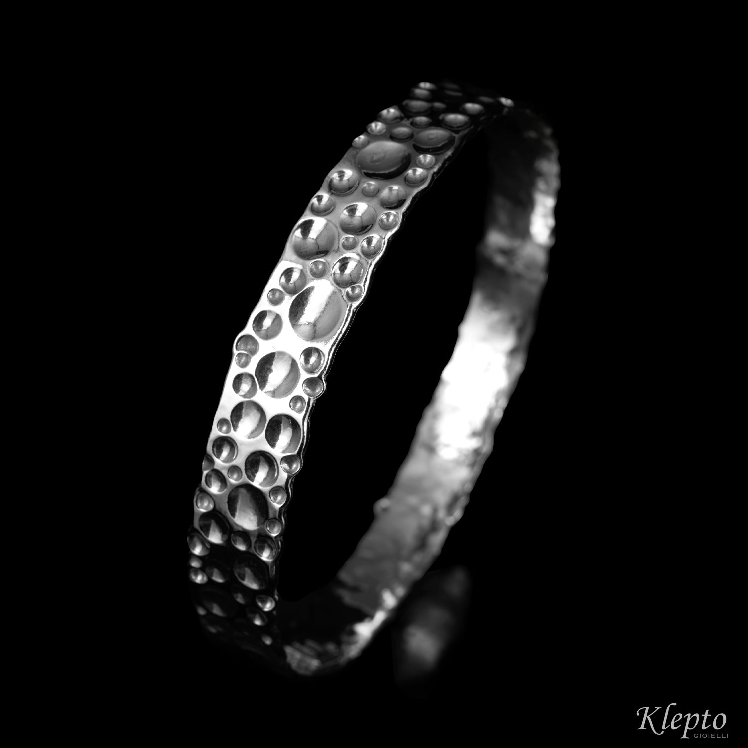 Bracciale in Argento Silnova® rigido martellato