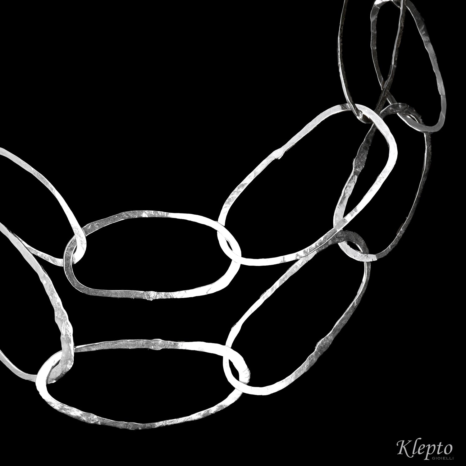 Collana in Argento Silnova® ad anelli ovali martellati