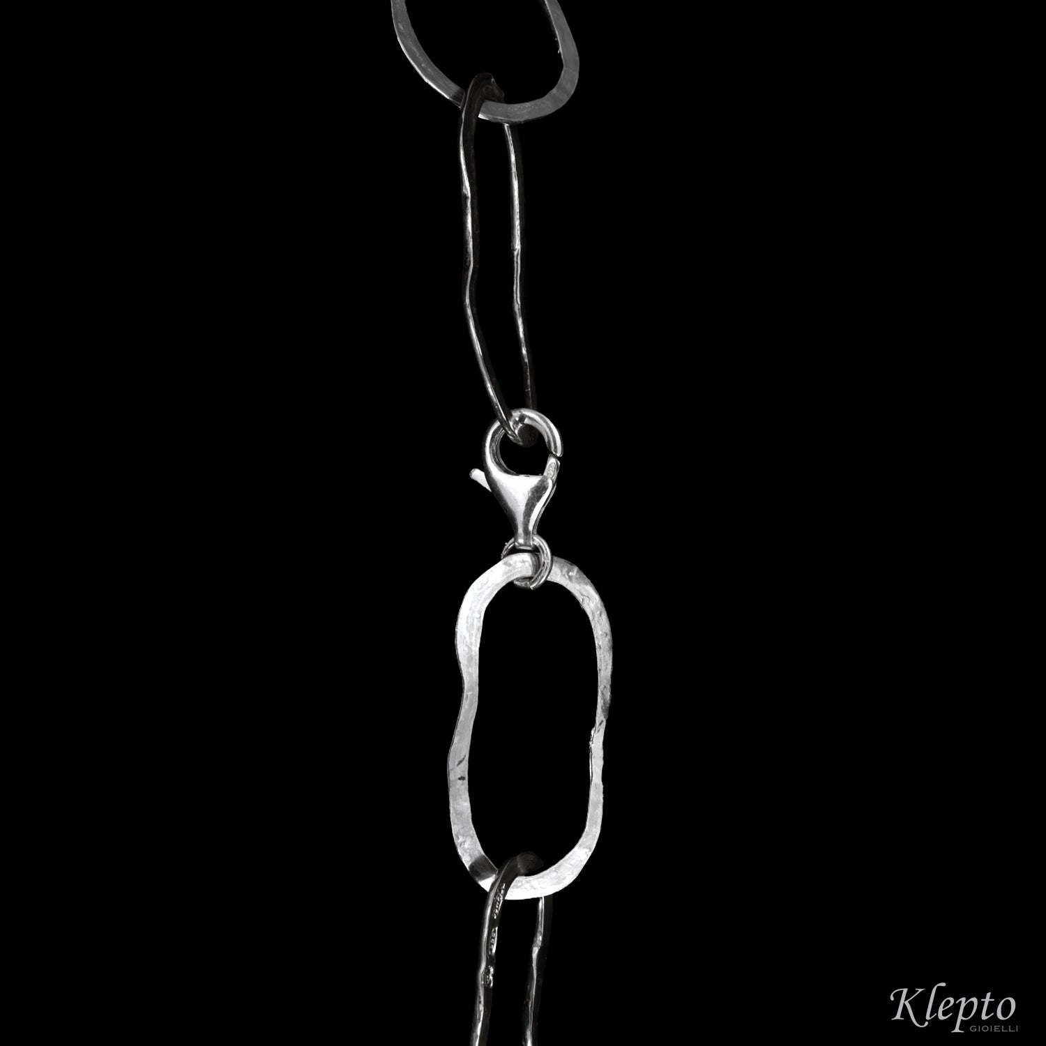 Collana in Argento Silnova® ad anelli ovali martellati