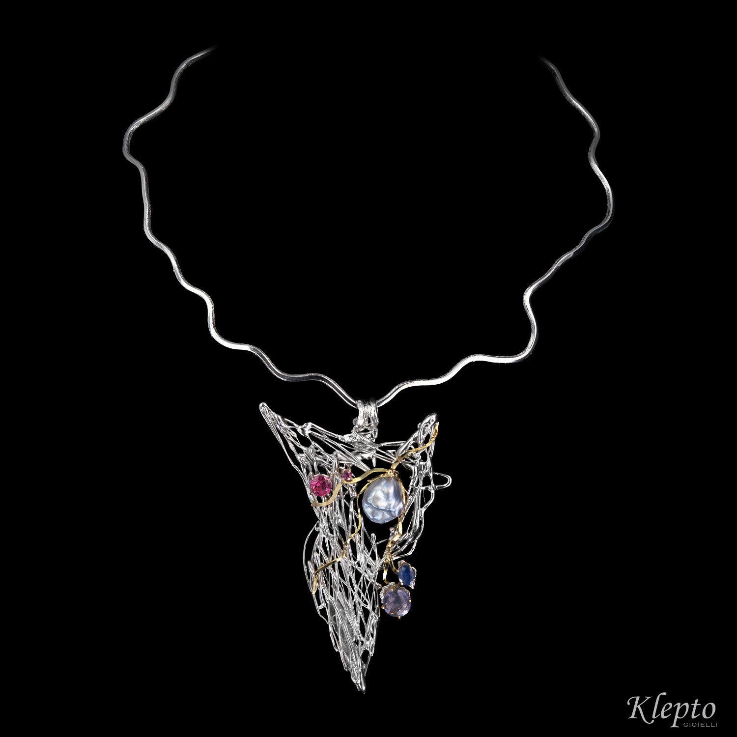 Collier in Argento Silnova® con Perla Keshi, Zaffiri, Tormalina, Rodolite e dettagli in oro giallo