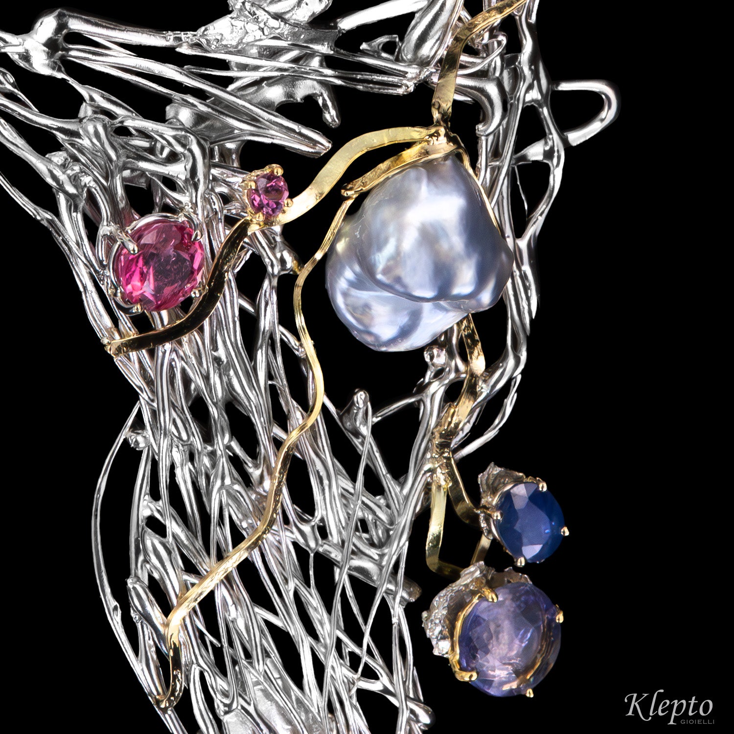 Collier in Argento Silnova® con Perla Keshi, Zaffiri, Tormalina, Rodolite e dettagli in oro giallo