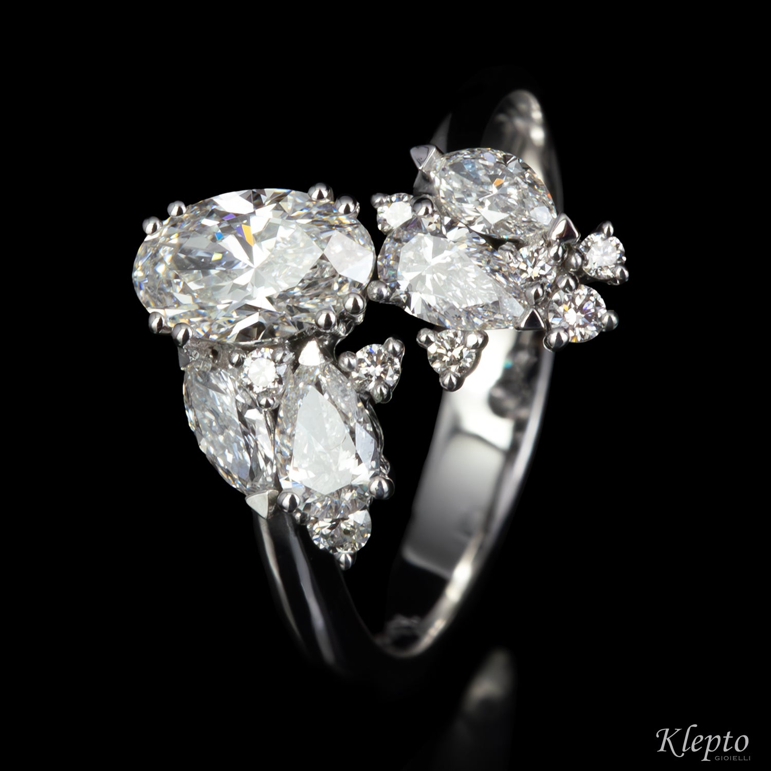 Anello classico by Klepto contrarié in oro bianco con Diamanti