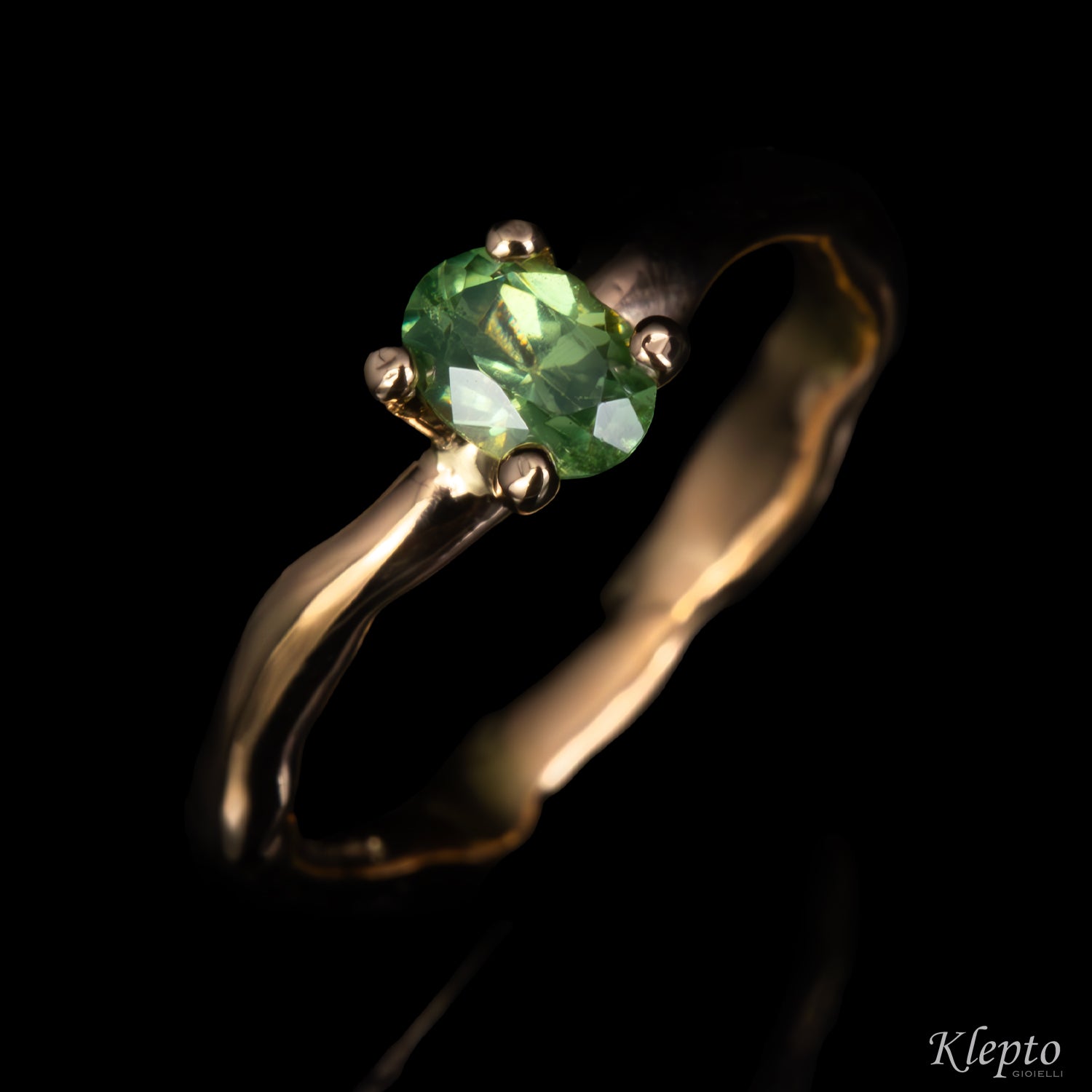 Anello in oro rosa "Divenire" con Demantoide