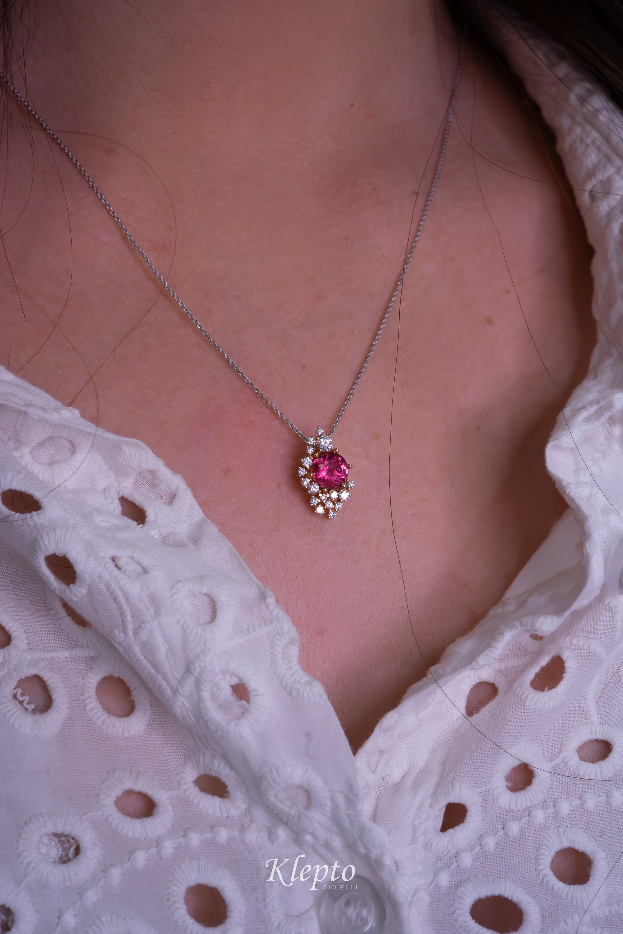 Pendente in oro bianco e rosa con Tormalina rosa e Diamanti