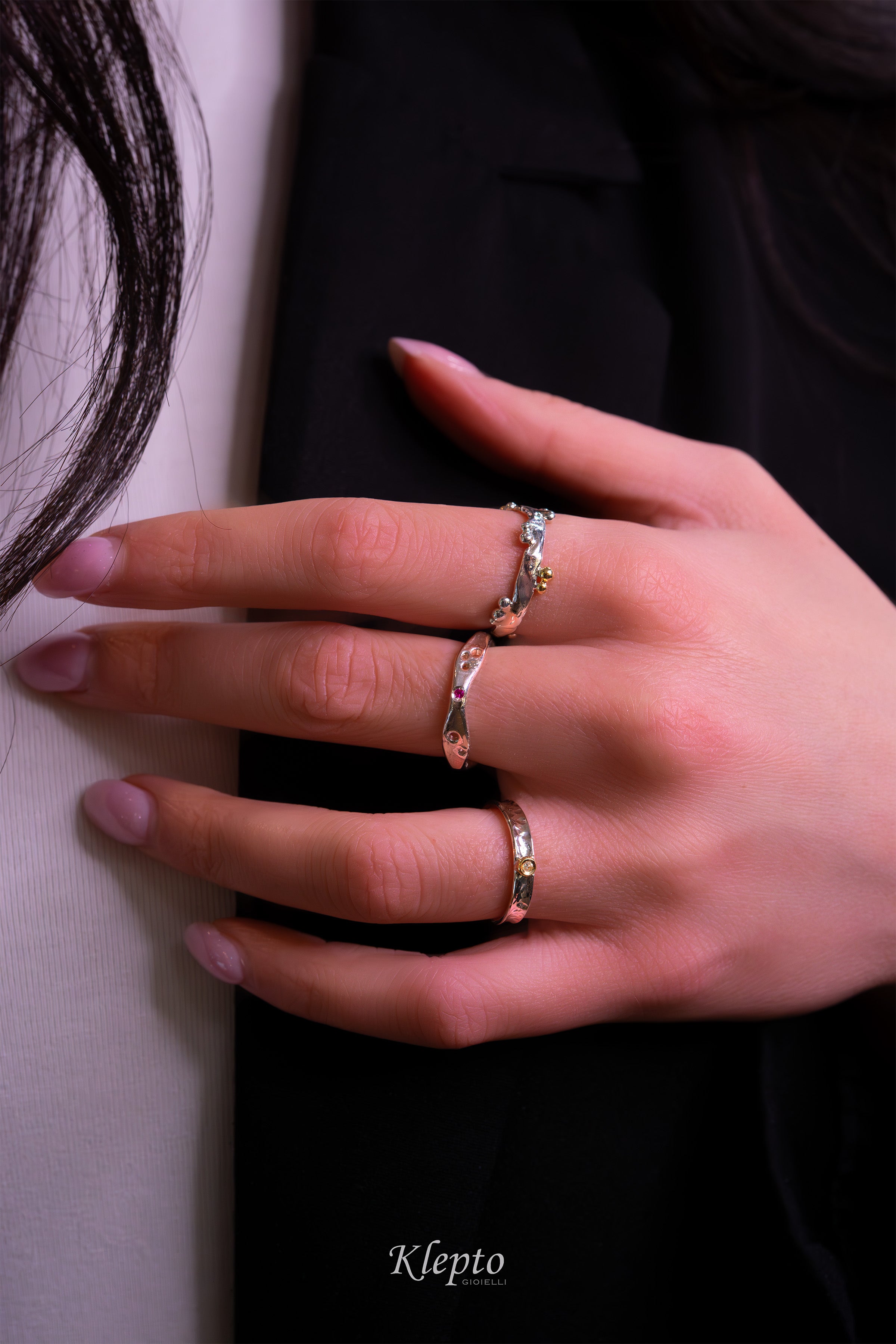 Anello in Argento Silnova® con dettagli in oro giallo