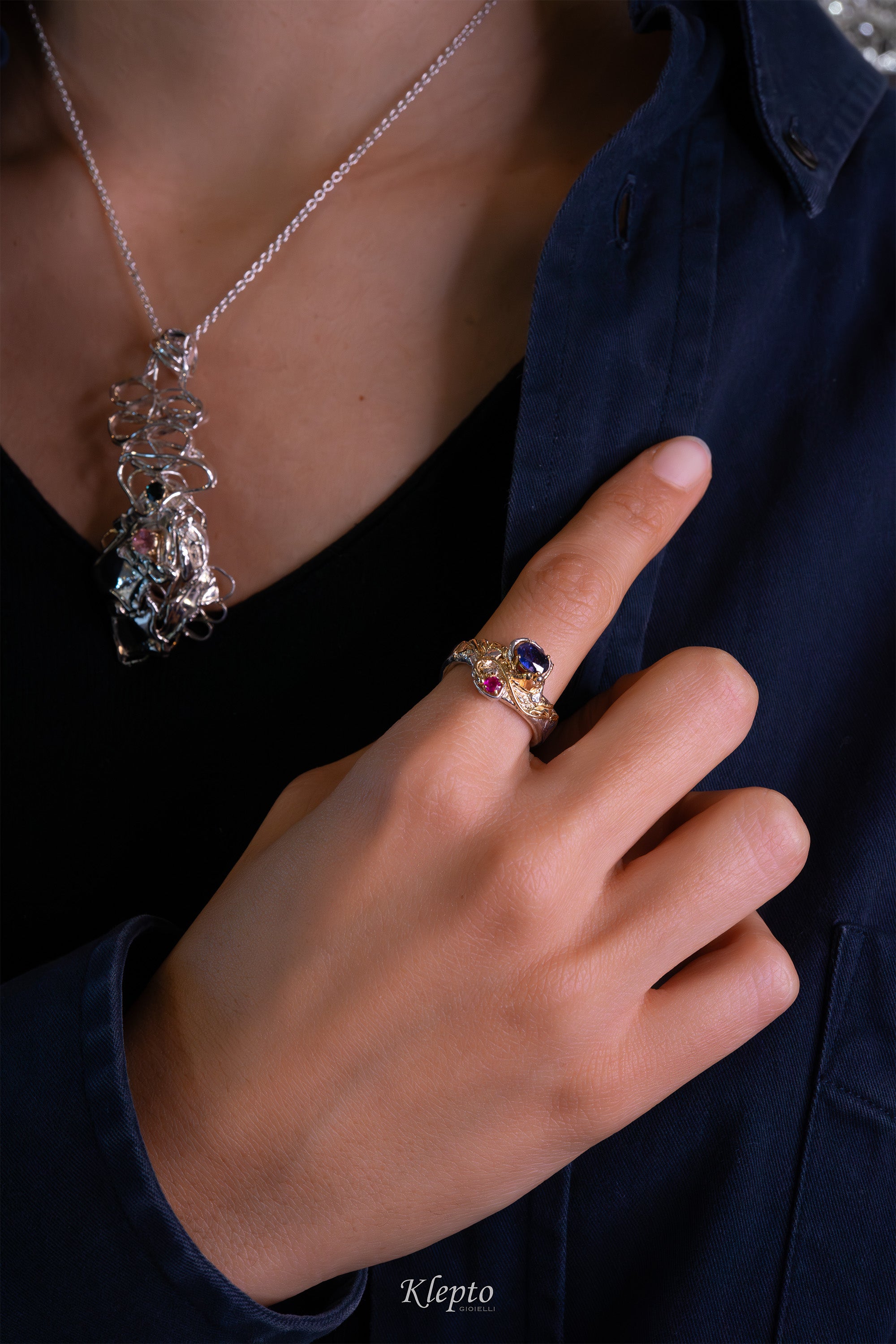 Anello in Argento Silnova con Zaffiro, Rubino e dettagli in oro giallo