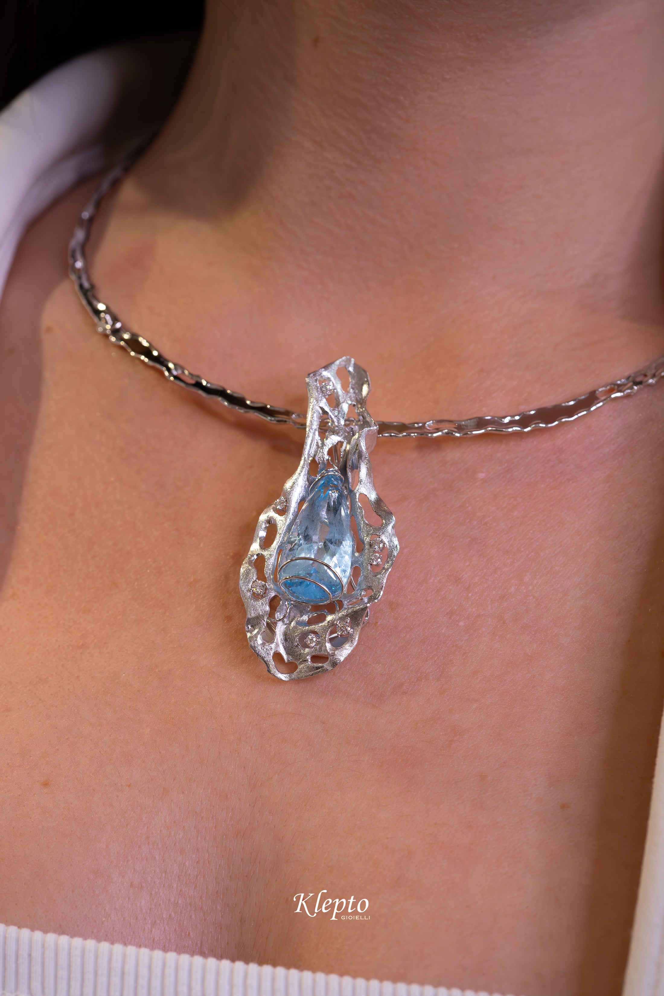 Collier in oro bianco "Idrasil" con Acquamarina e Diamanti