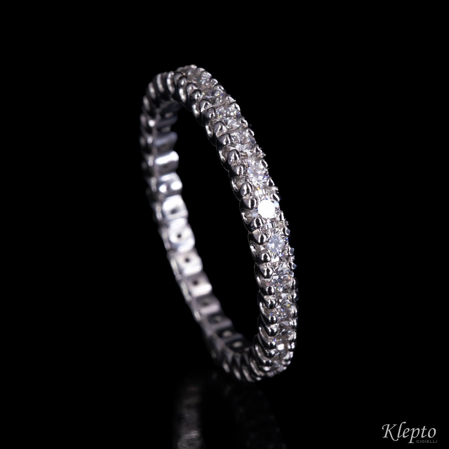 Infinity in oro bianco