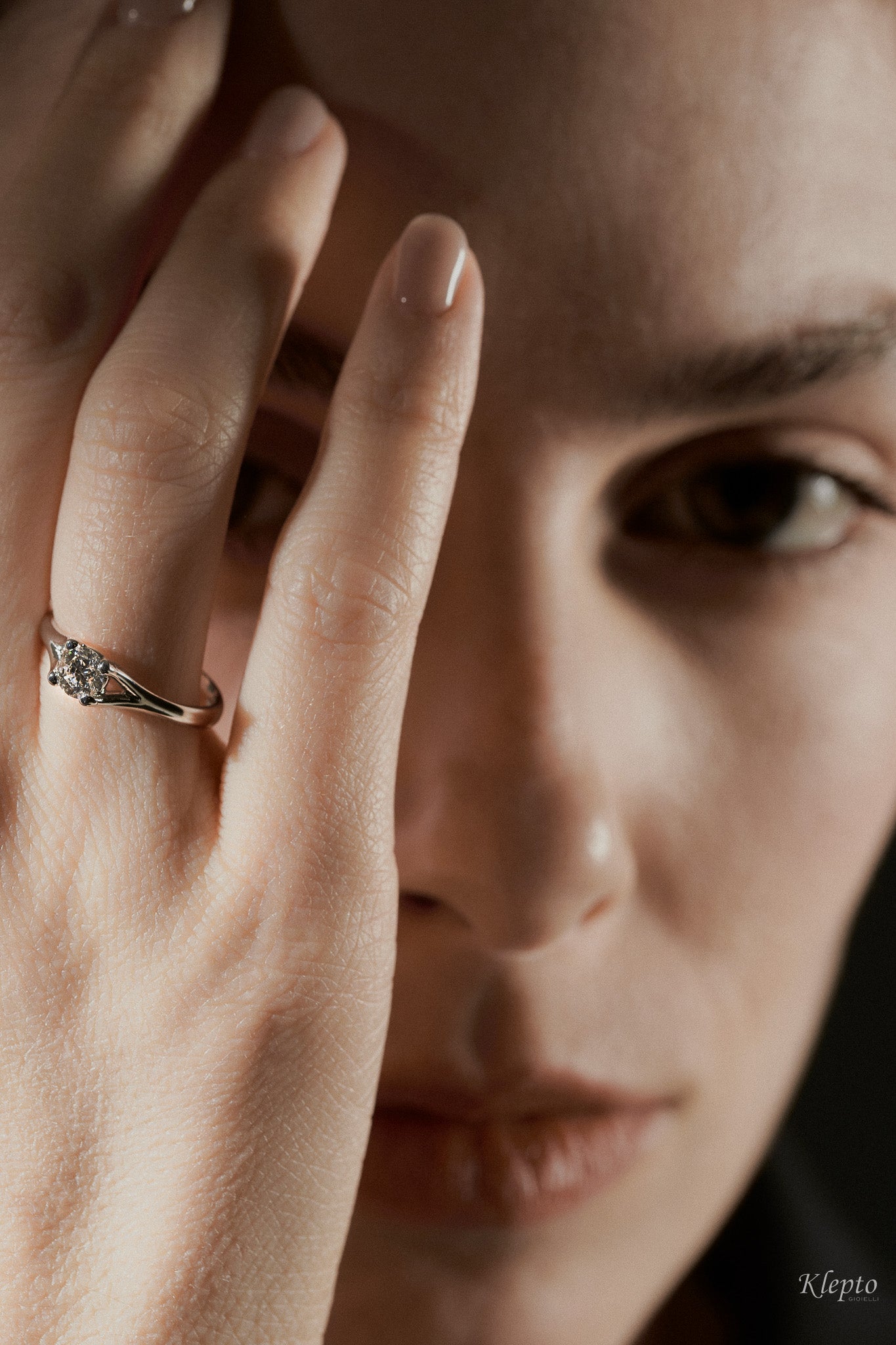 Solitario in oro bianco con Diamante