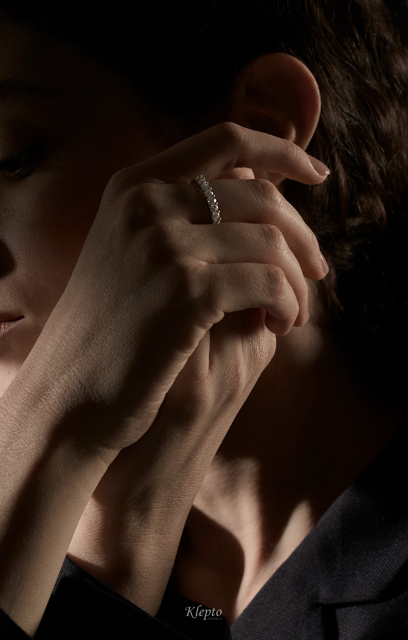 Infinity in oro bianco tornito