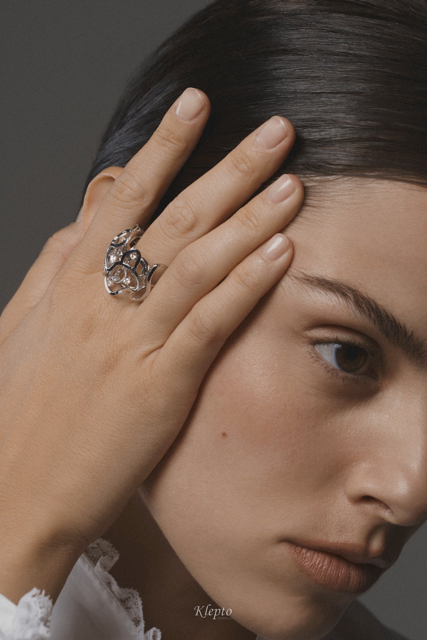 Anello in oro bianco "Origini" con Diamanti