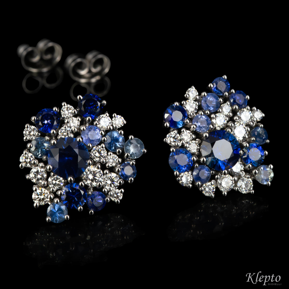 Orecchini in oro bianco con Zaffiri blu e Diamanti