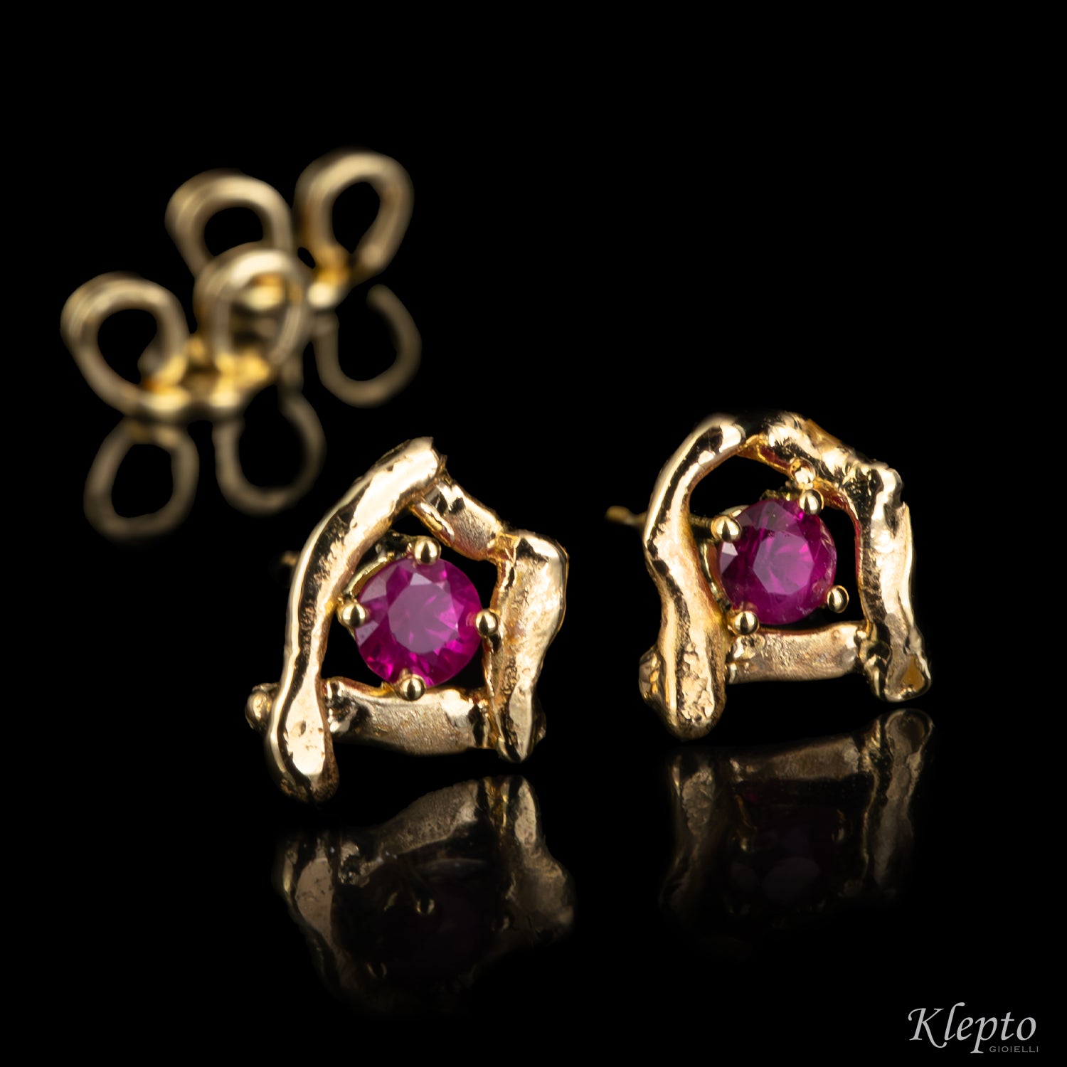 Orecchini in oro giallo Pepita con Rubini