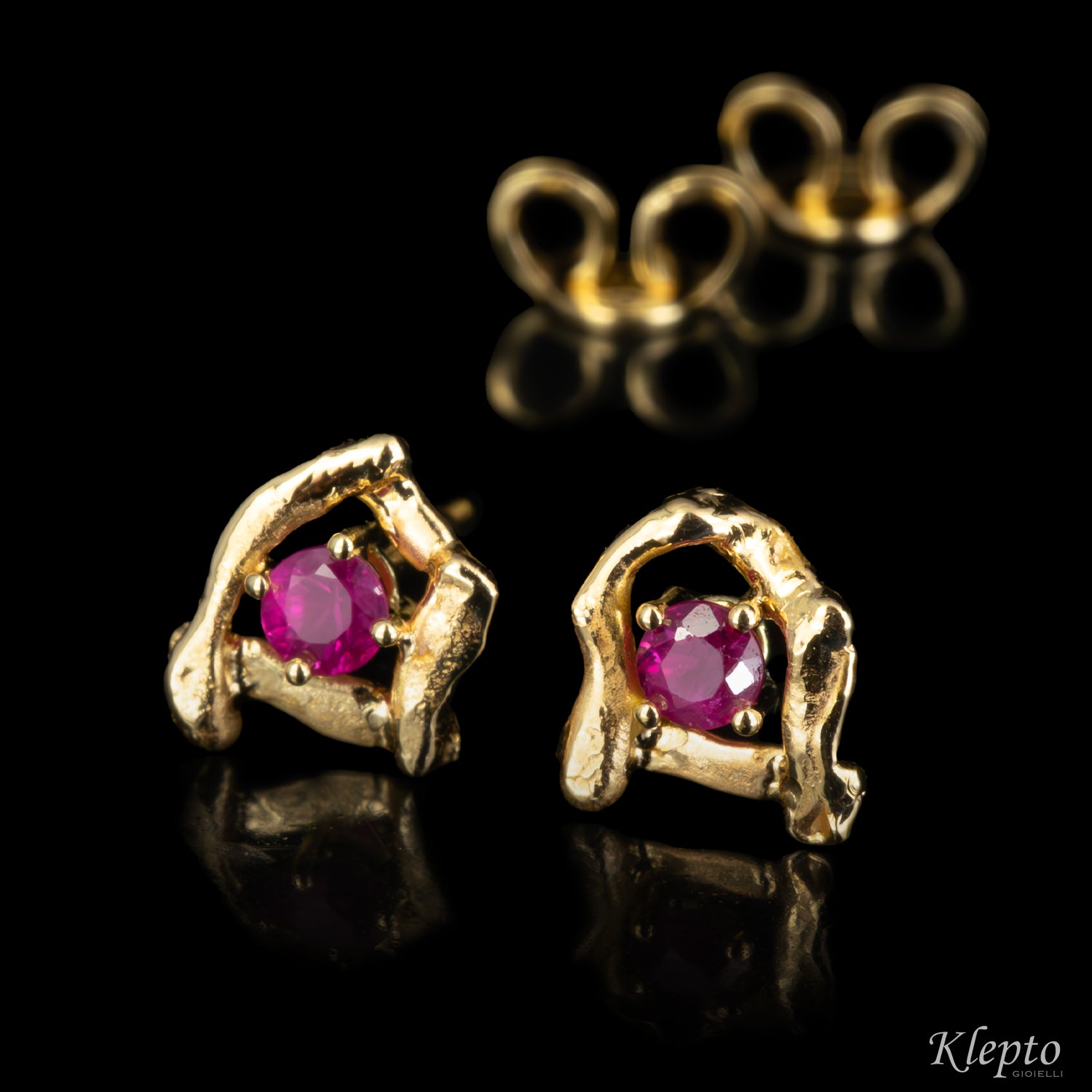 Orecchini in oro giallo Pepita con Rubini