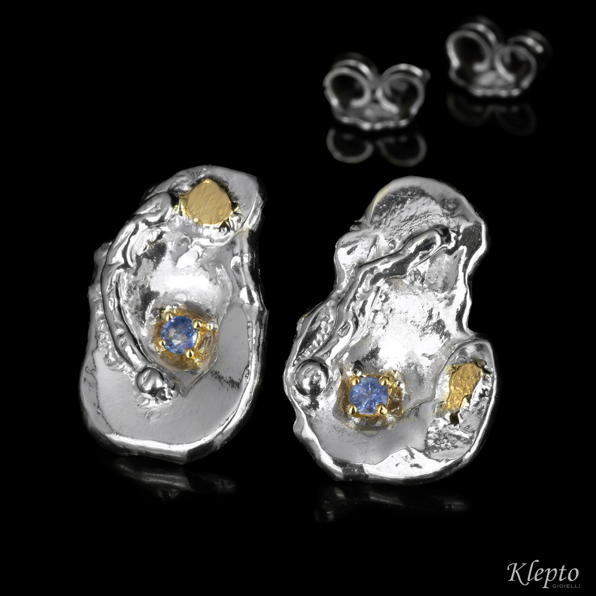 Orecchini in Argento Silnova® con Zaffiri azzurri e dettagli in oro giallo