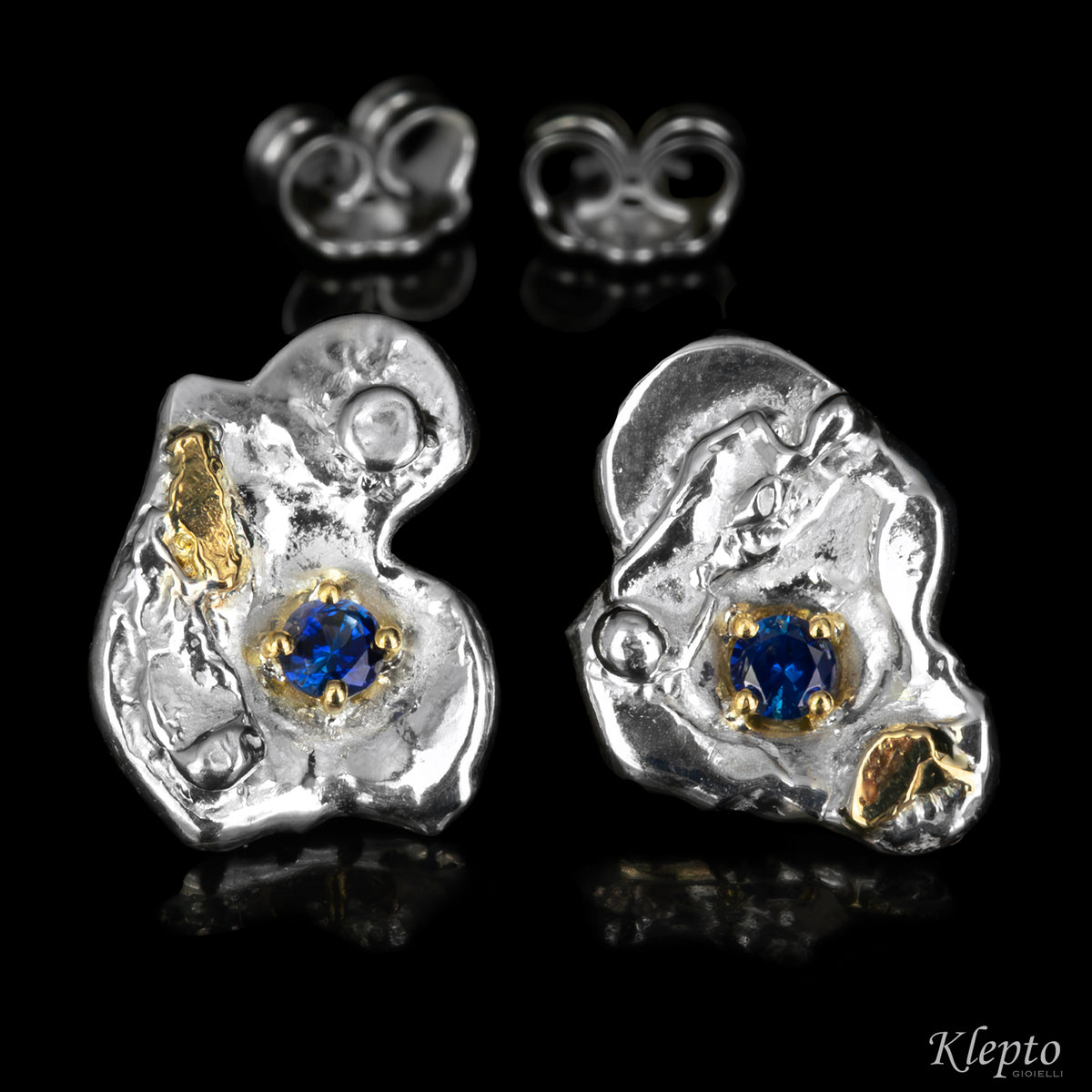 Orecchini in Argento Silnova® con Zaffiri blu e dettagli in oro giallo