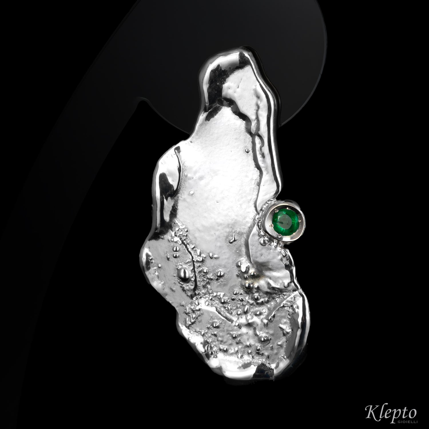 Orecchini in Argento Silnova® fusi a fiamma con Smeraldi