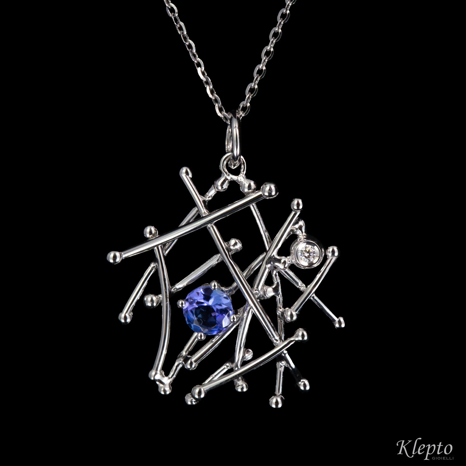 Pendente in oro bianco "IntriKo" con Tanzanite e Diamante
