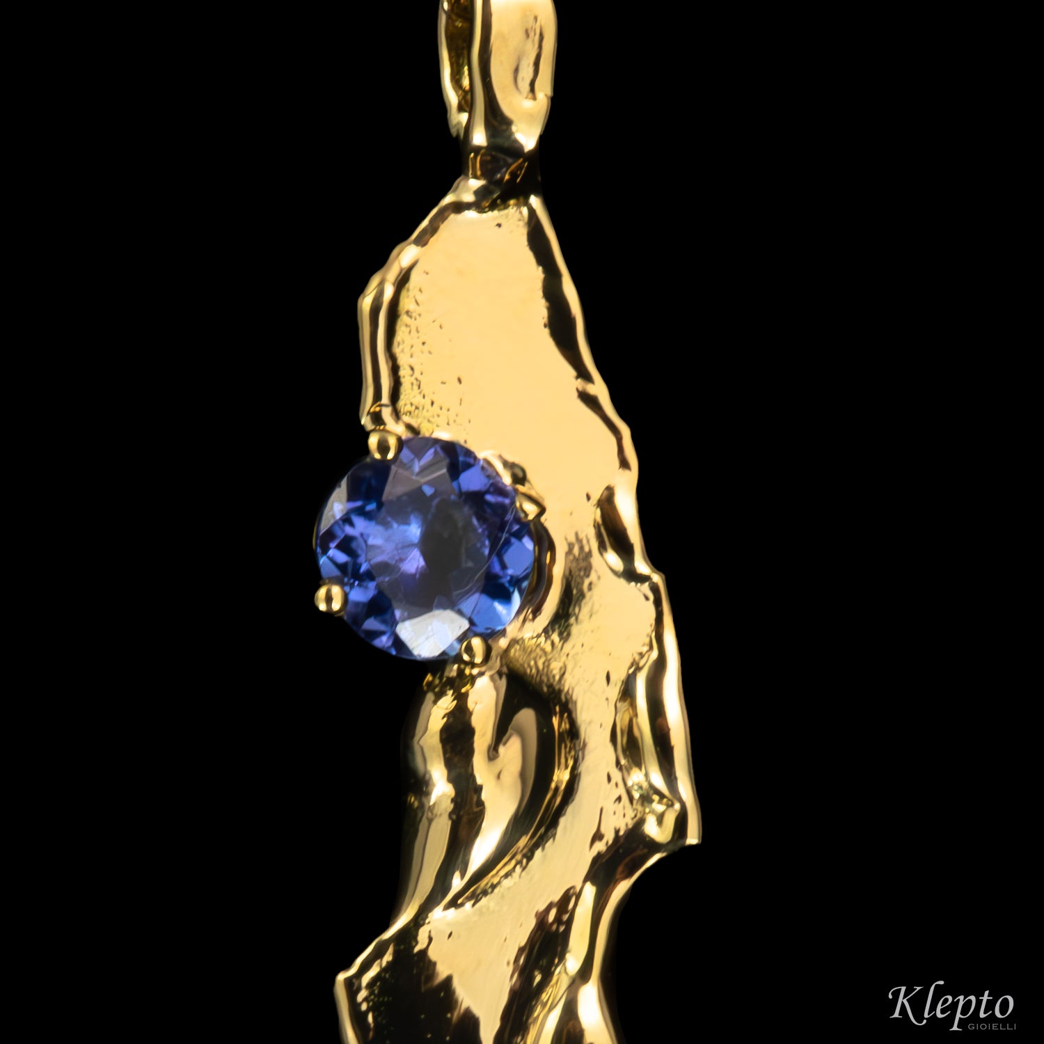 Pendente in oro giallo "Isola" fuso a fiamma con Tanzanite