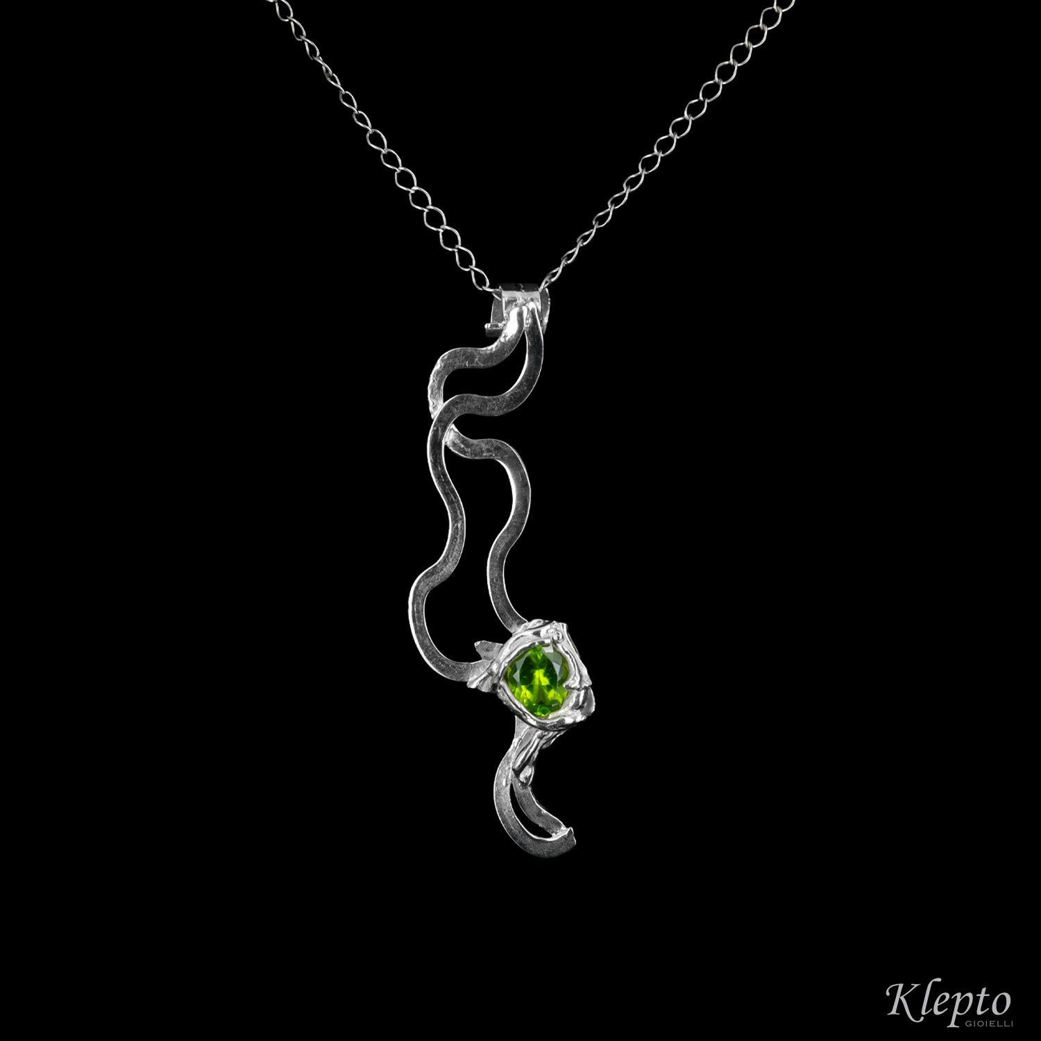 Pendente in Argento Silnova® a filo con Peridoto