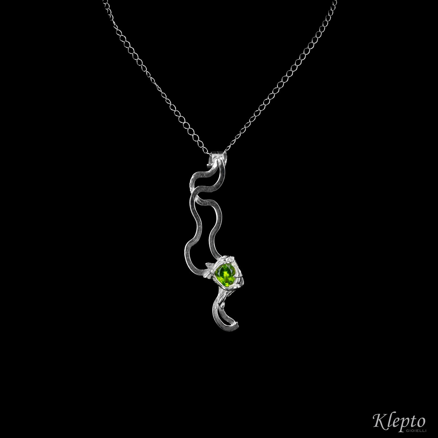 Pendente in Argento Silnova® a filo con Peridoto