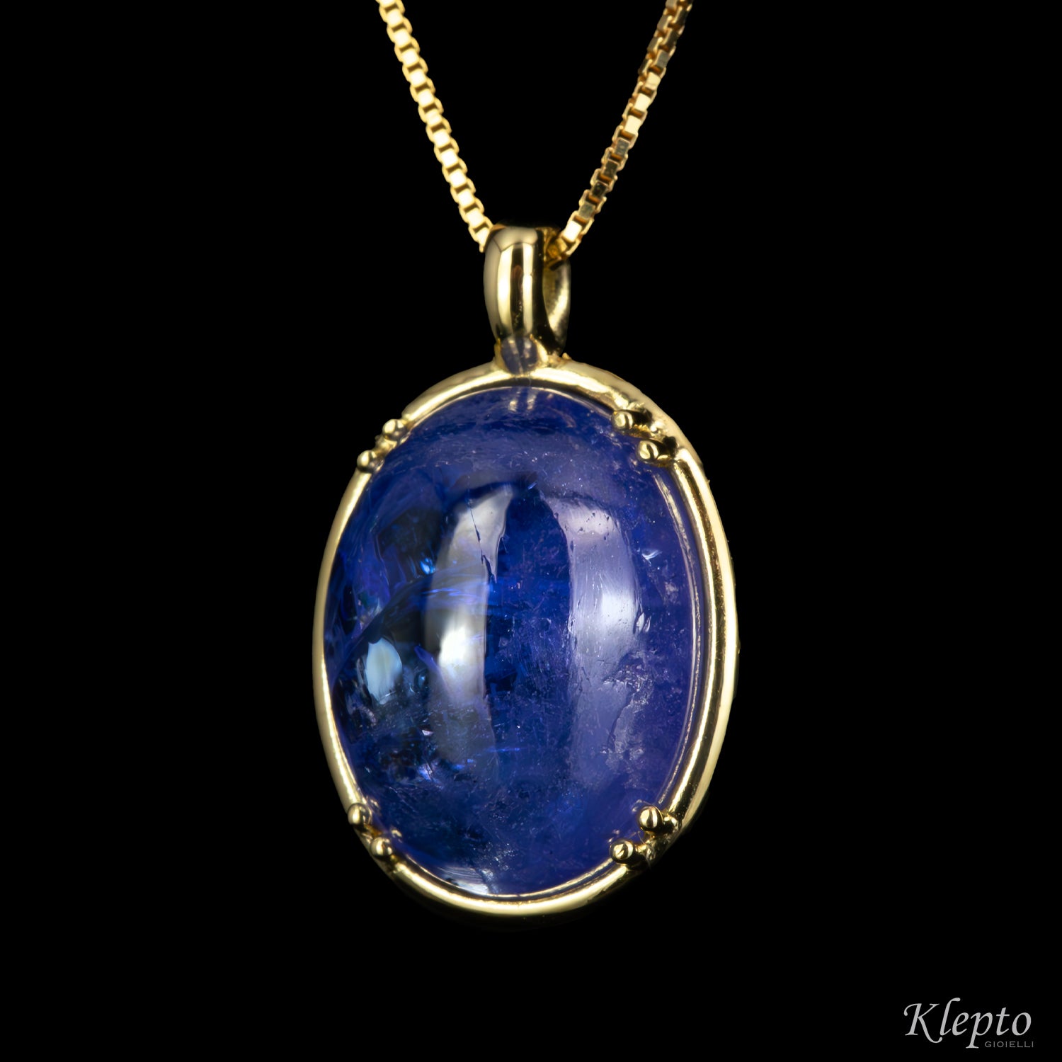 Pendente in oro giallo con Tanzanite cabochon