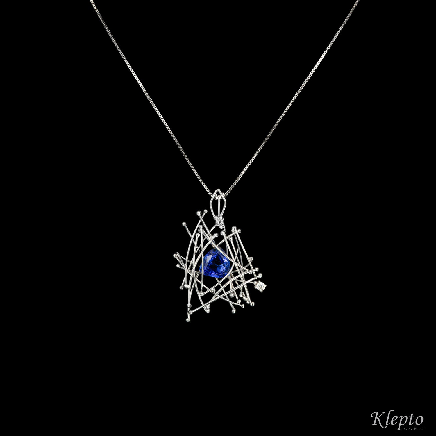 Pendente in oro bianco "IntriKo" con Tanzanite e Diamante