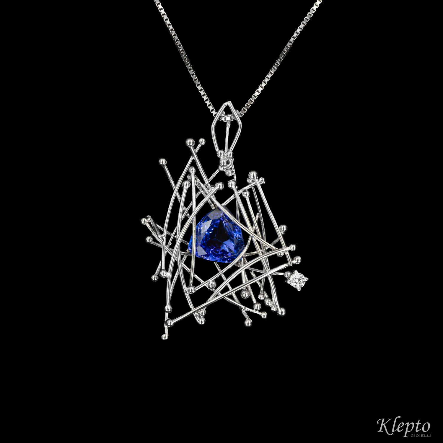 Pendente in oro bianco "IntriKo" con Tanzanite e Diamante