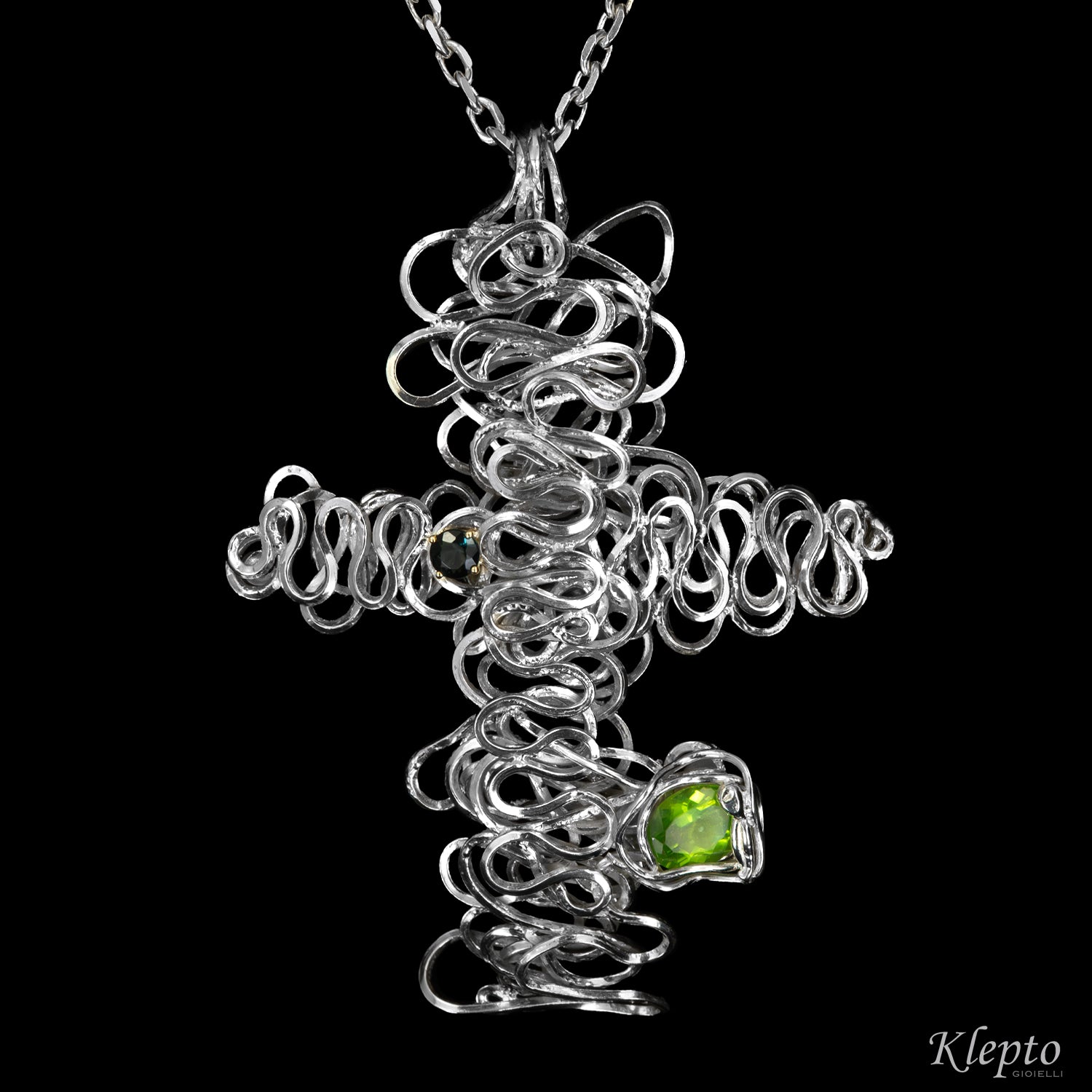 Pendente in Argento Silnova® croce con Tormalina verde e Peridoto