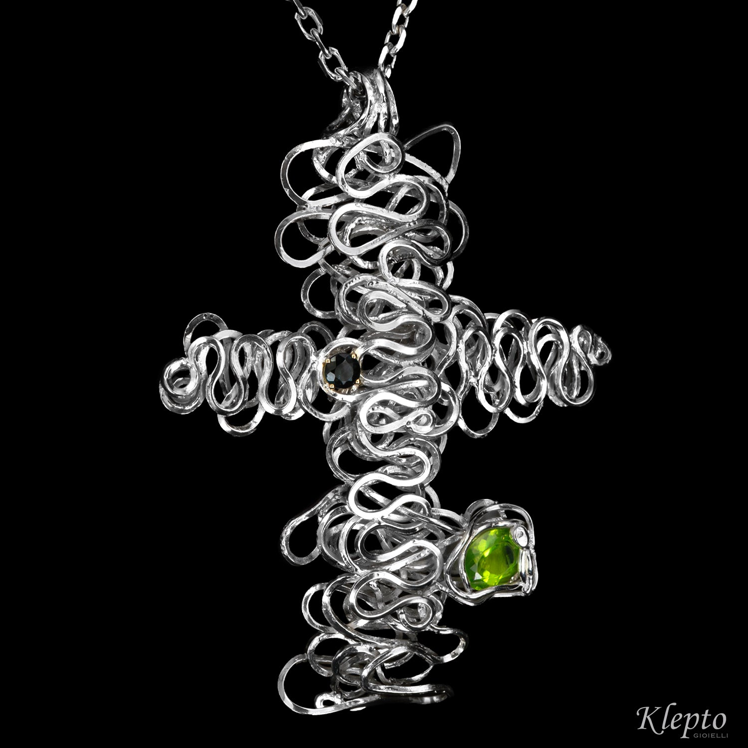 Pendente in Argento Silnova® croce con Tormalina verde e Peridoto