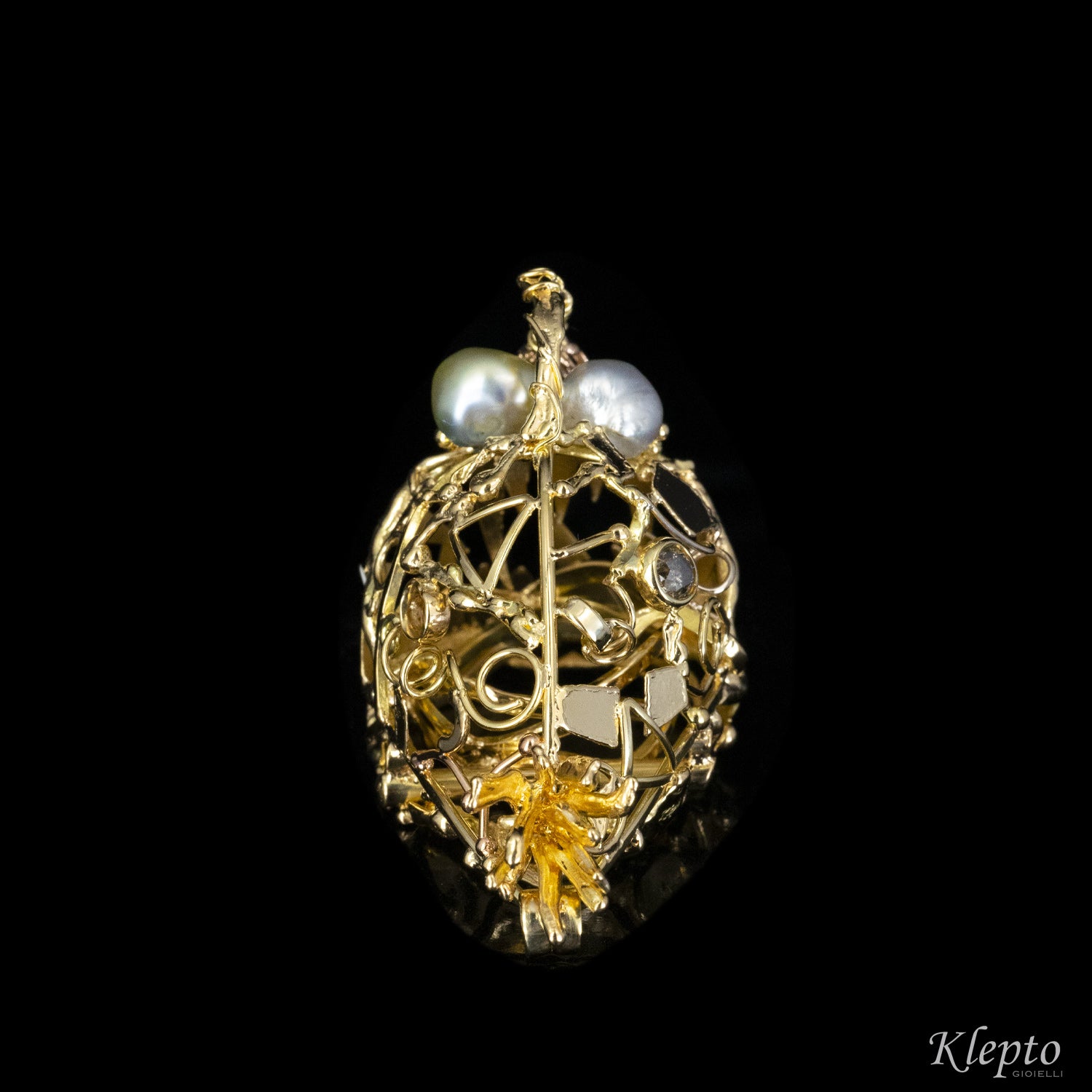 Anello in oro, pendente e scultura con Diamanti "Pesce lanterna" comics 2022