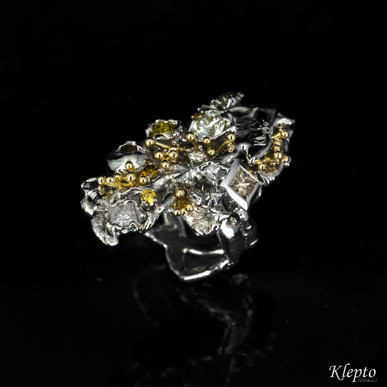 Anello in oro bianco e oro giallo "Barriera Corallina" con Diamanti