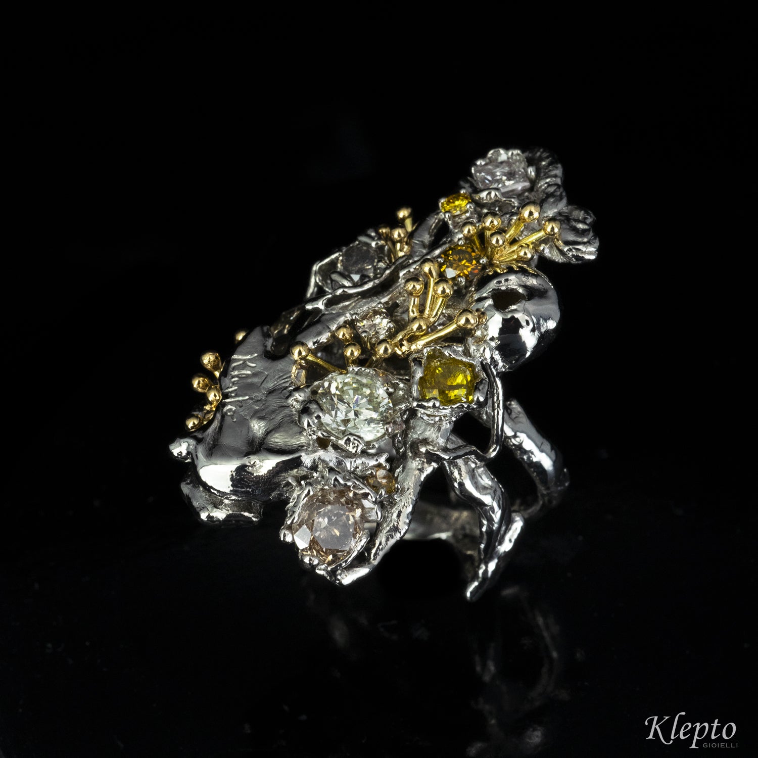 Anello in oro bianco e oro giallo "Barriera Corallina" con Diamanti