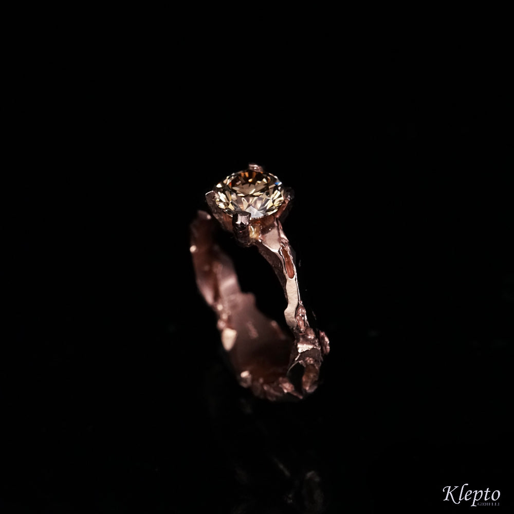 Anello Iceberg in oro rosa con Diamante brown